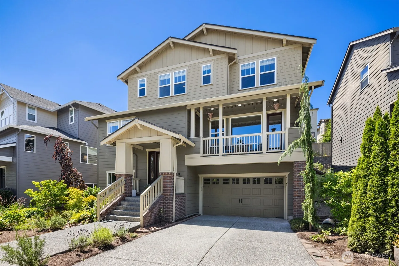 Property photo for 9121 Jacobia Avenue Se, Snoqualmie photo 2