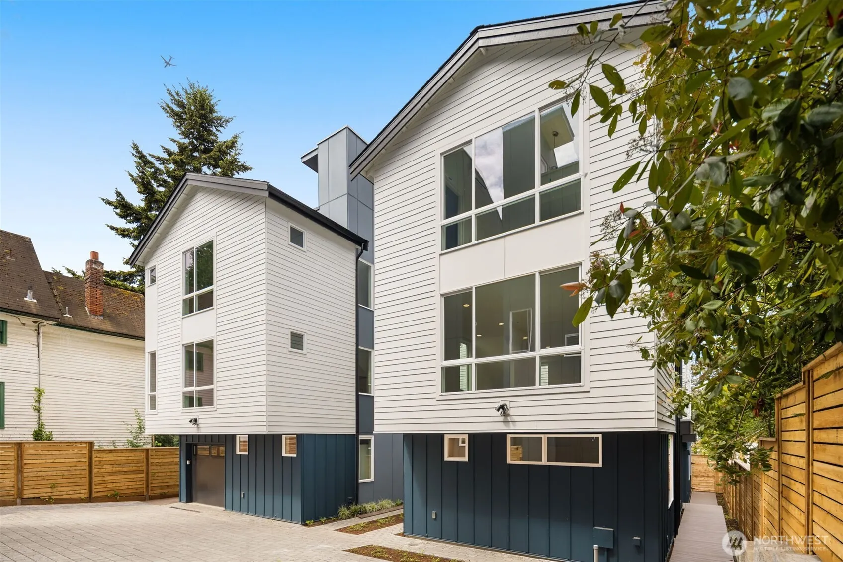 Property photo for 825 A 17th Avenue, Seattle photo 3