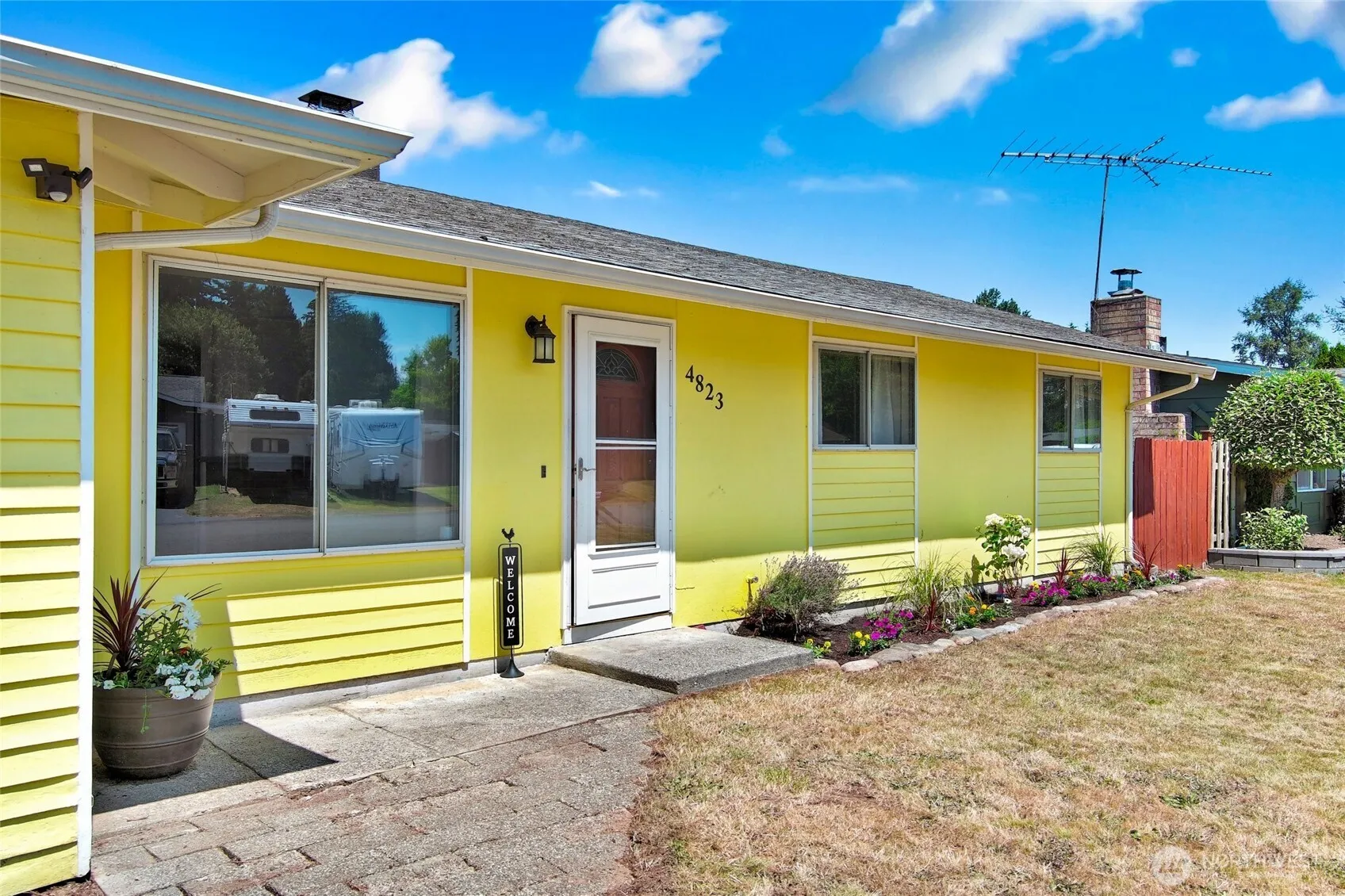 Property photo for 4823 103rd Place Ne, Marysville photo 2