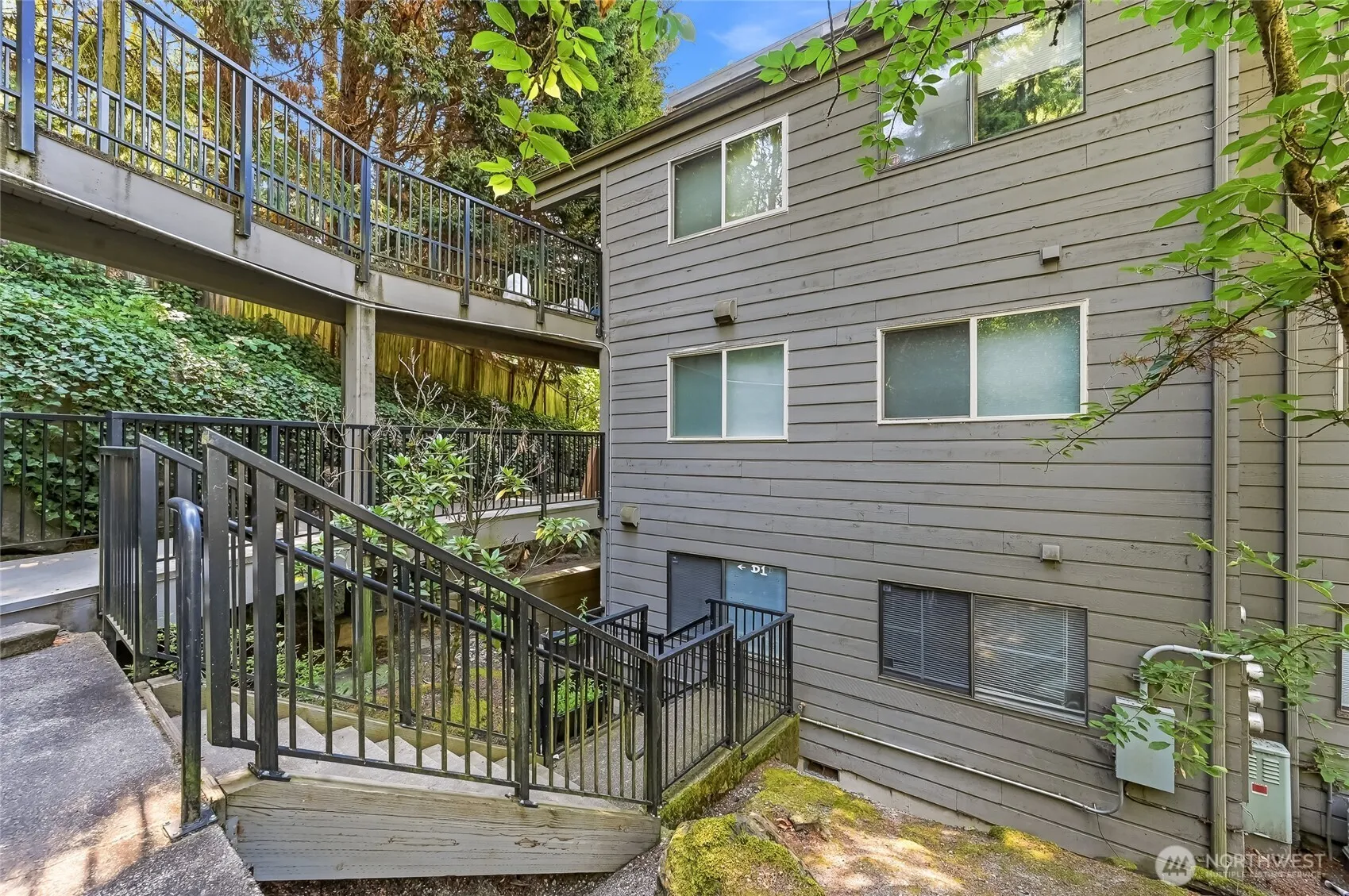 Property photo for 12543 Ne 23rd Place #d1, Bellevue photo 2