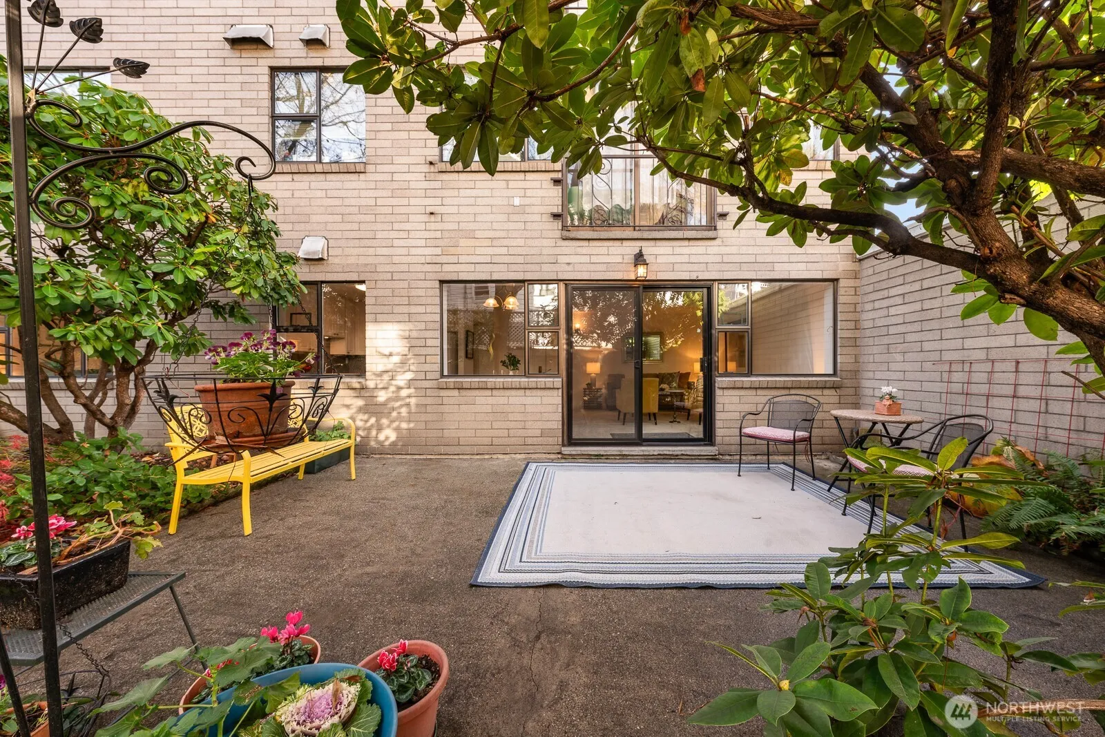 Property photo for 912 3rd Avenue W #101, Seattle photo 5