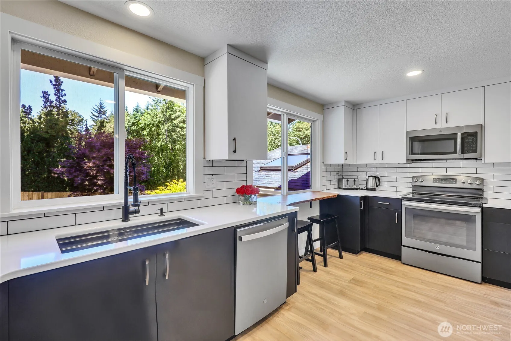 Property photo for 12721 Ne 79th Court, Kirkland photo 4