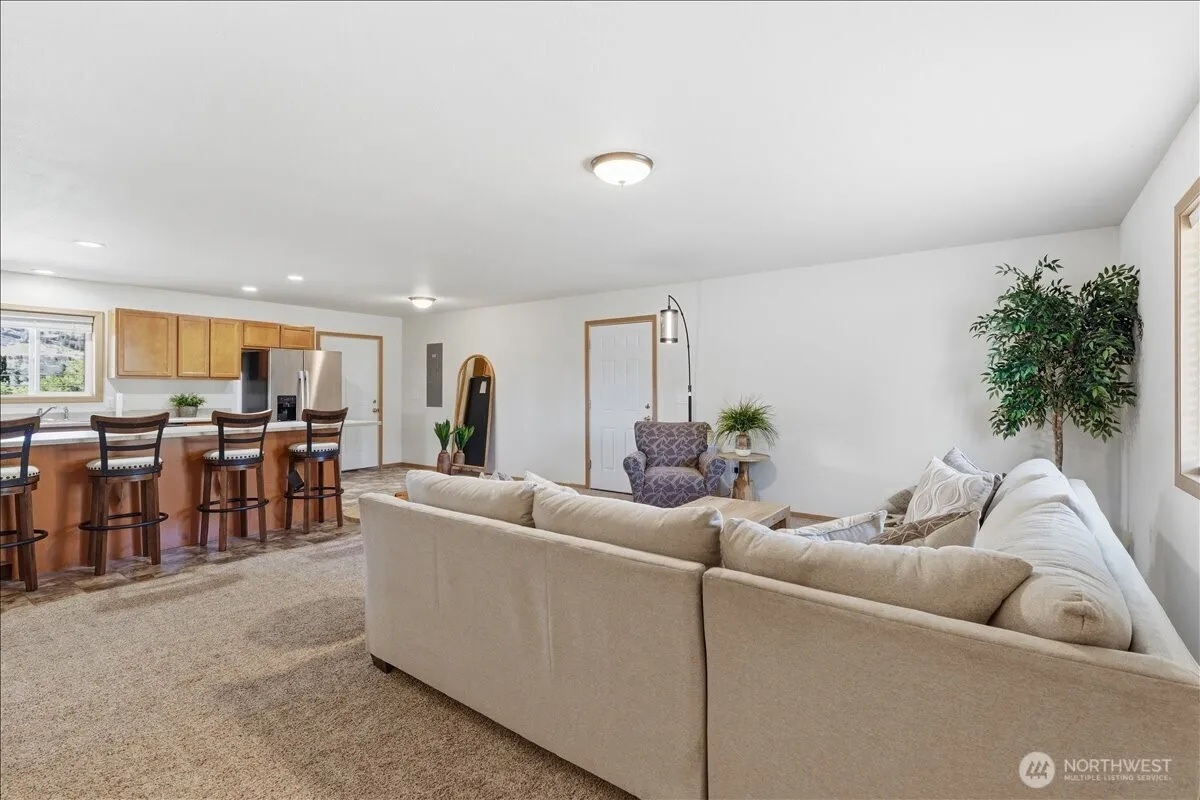 Property photo for 109 C Street, Grand Coulee photo 5