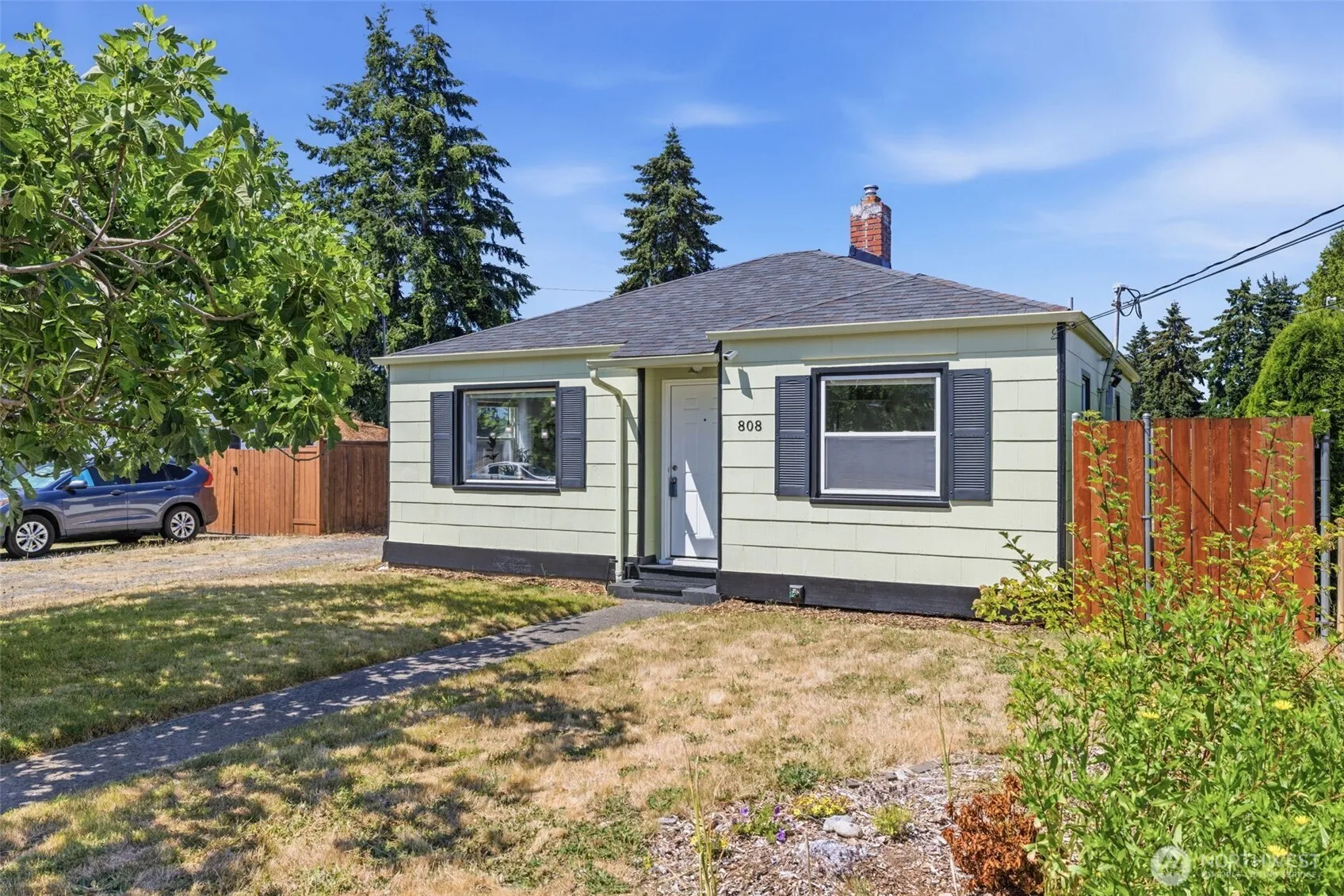 Property photo for 808 S Hawthorne Street, Tacoma photo 2