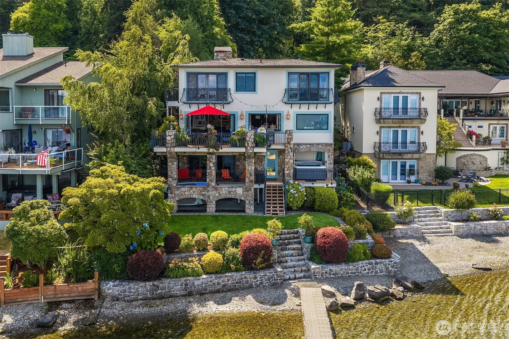 Property photo for 456 W Lake Sammamish Parkway Se, Bellevue photo 2