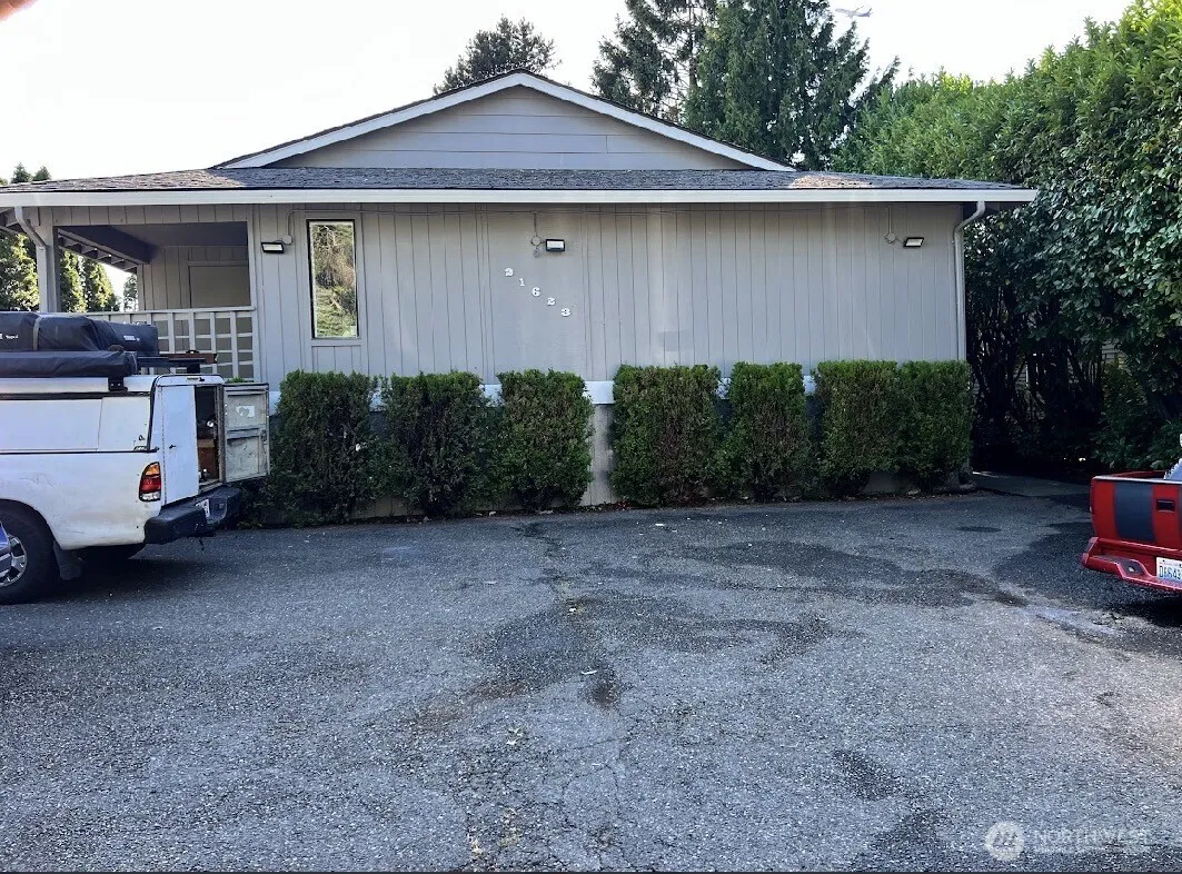 Property photo for 21623 30th Avenue S, Des Moines photo 4