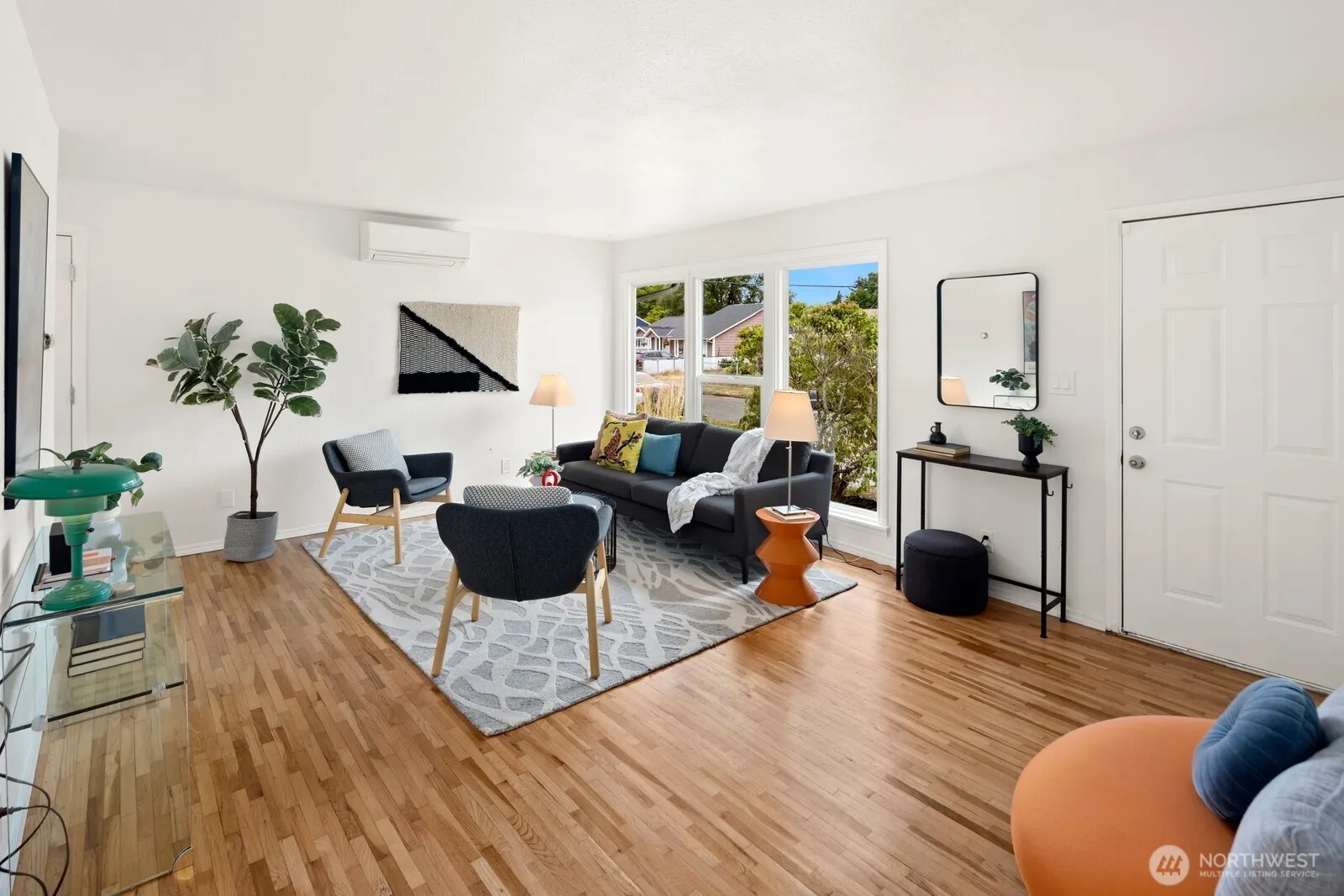 Property photo for 9261 31st Avenue Sw, Seattle photo 4
