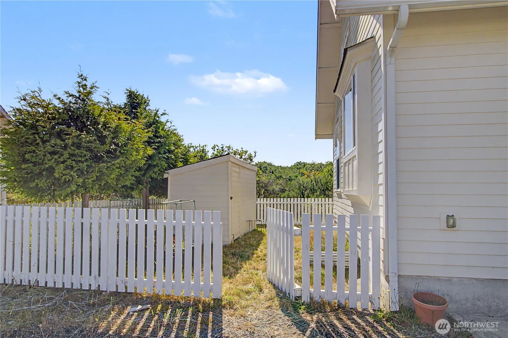 Property photo for 493 Ocean Spray St Sw #a, Ocean Shores photo 3