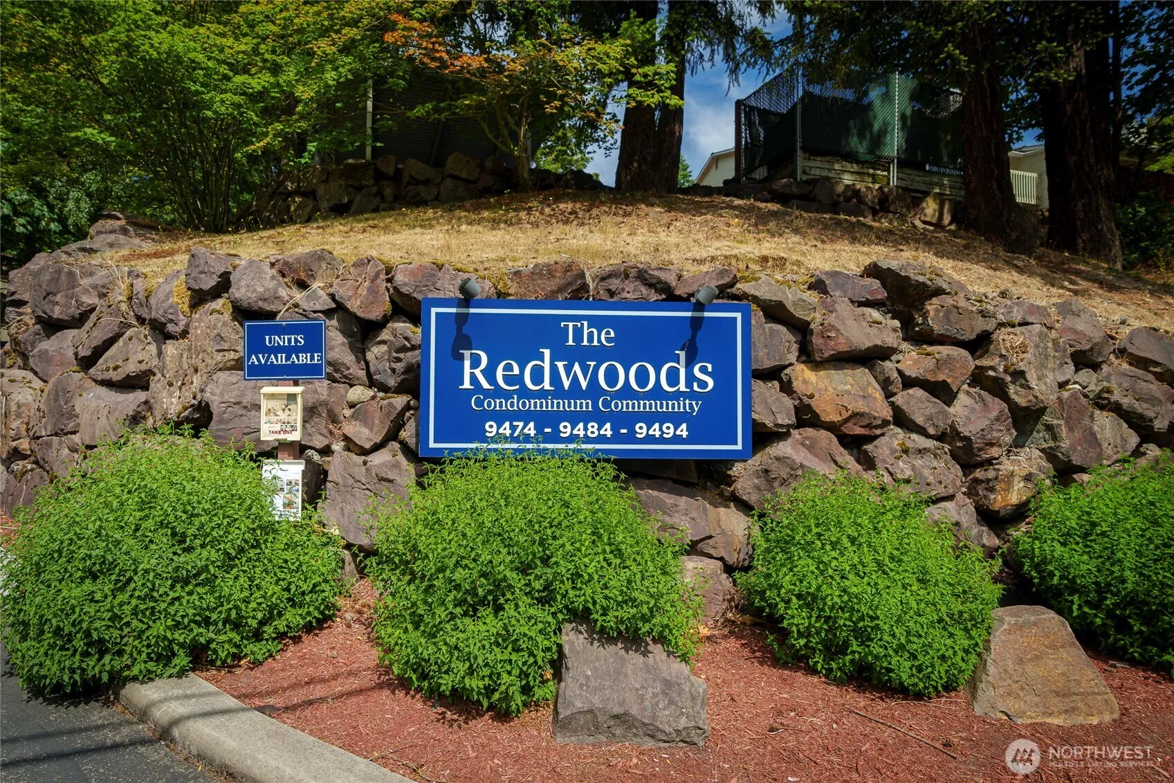 Property photo for 9474 Redmond-woodinville Road Ne, Redmond photo 2