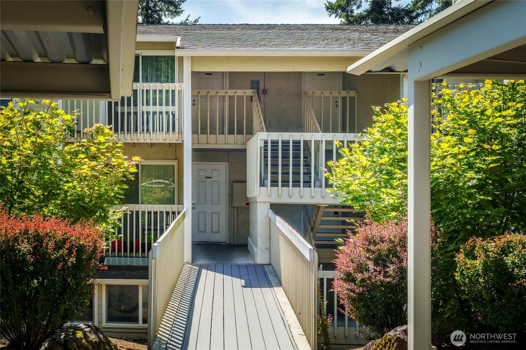 Property photo for 9474 Redmond-woodinville Road Ne, Redmond photo 3
