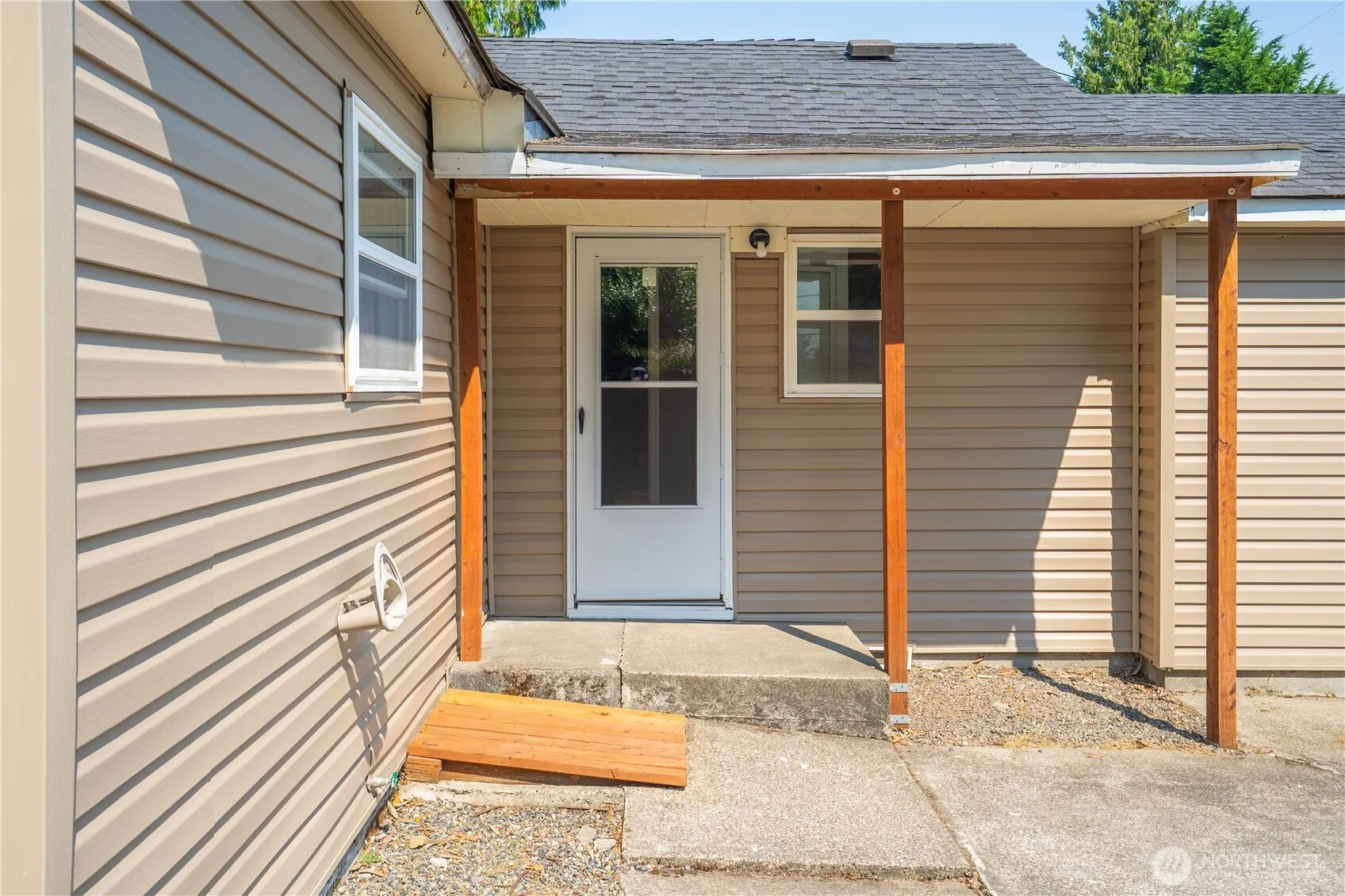 Property photo for 9802 35th Avenue Sw, Seattle photo 2
