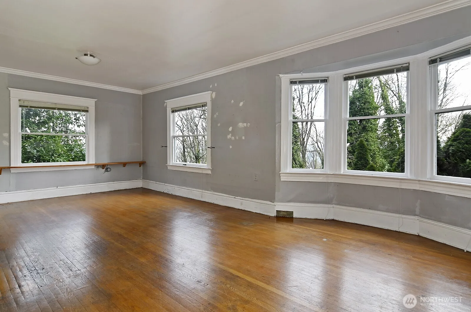 Property photo for 4729 Mount View Drive S, Seattle photo 2