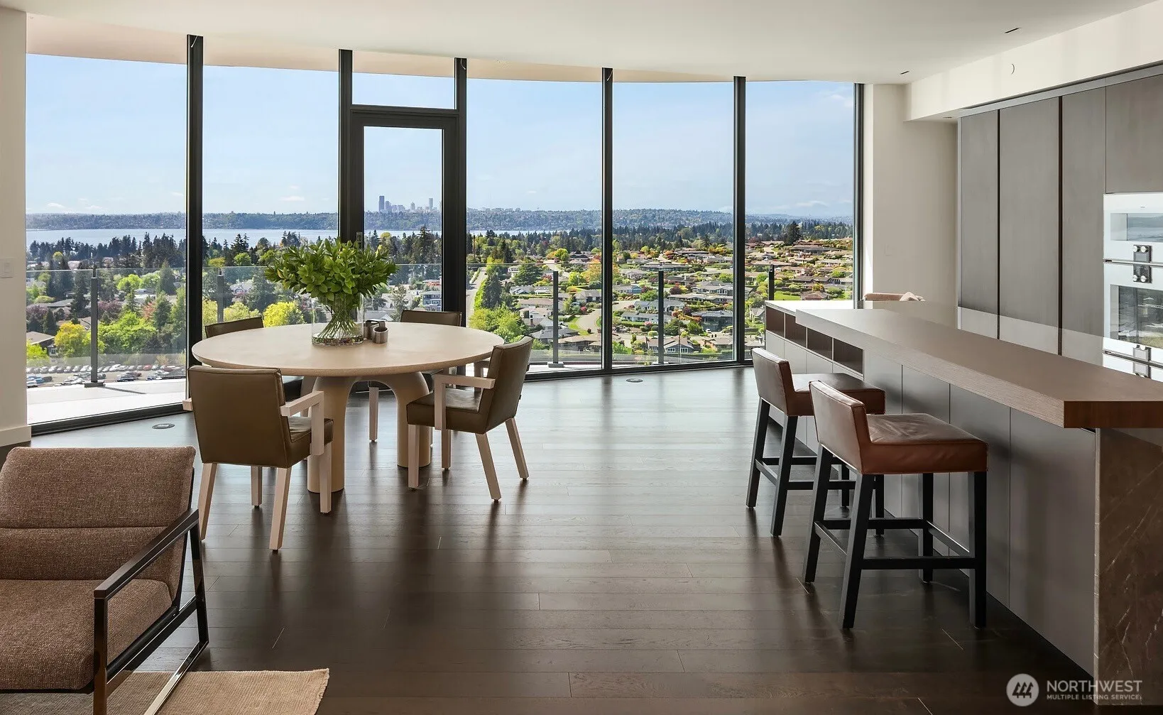 Property photo for 838 Avenue Square Ne #2201, Bellevue photo 2