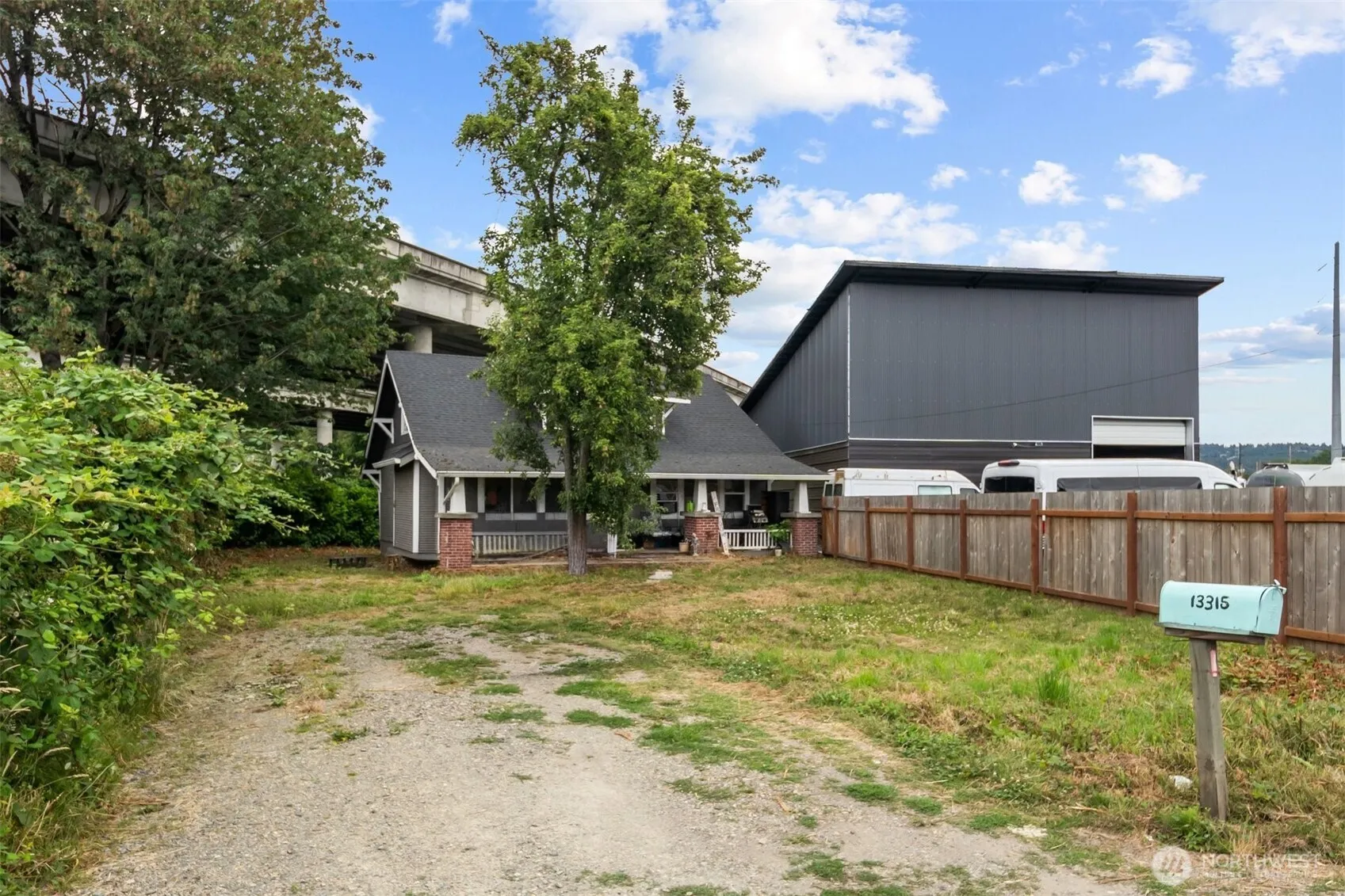 Property photo for 13315 Valley Avenue E, Sumner