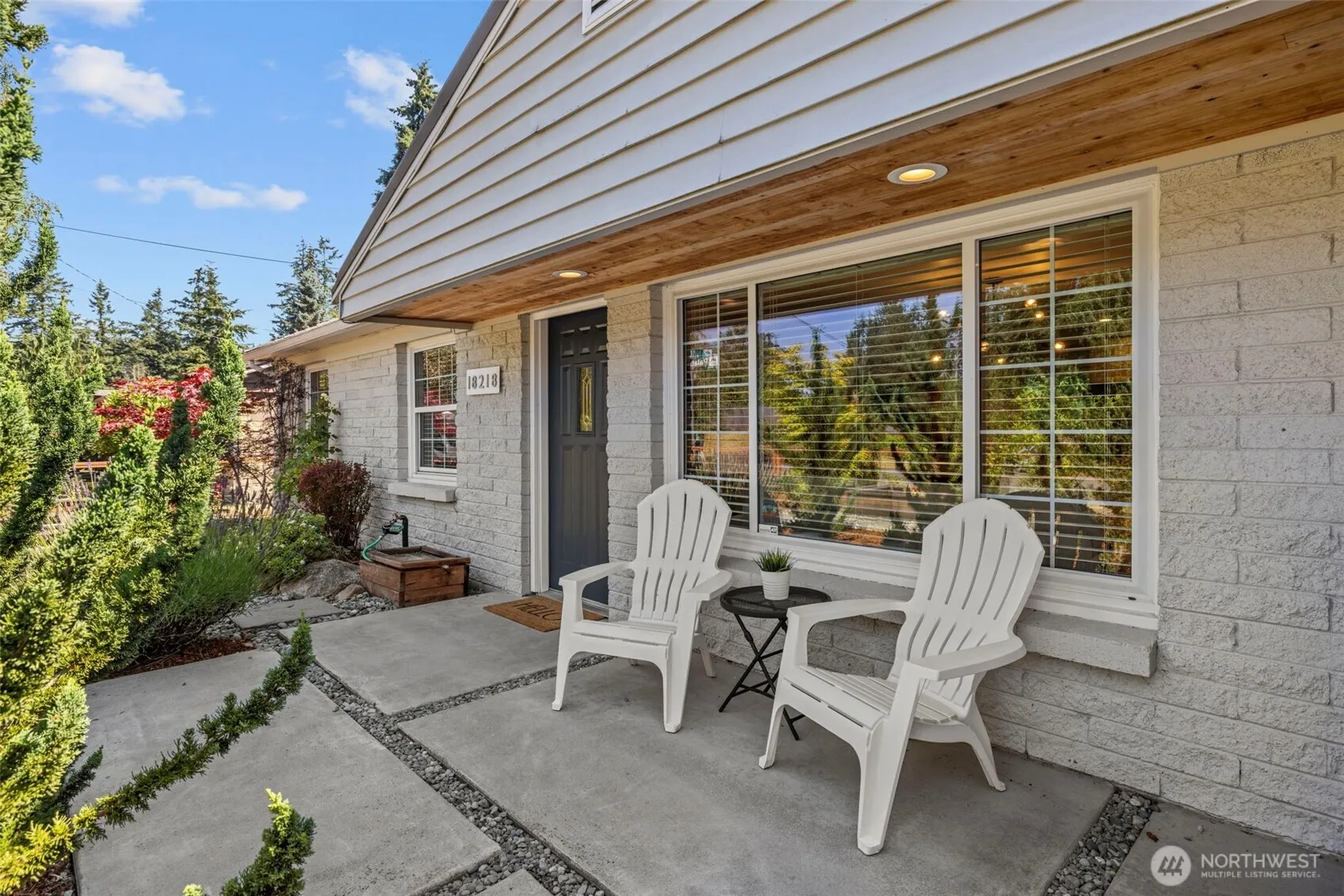 Property photo for 18218 Palatine Avenue N, Shoreline photo 3