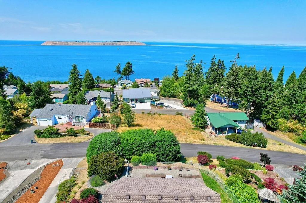 Property photo for 332 Lupine Drive, Sequim photo 3