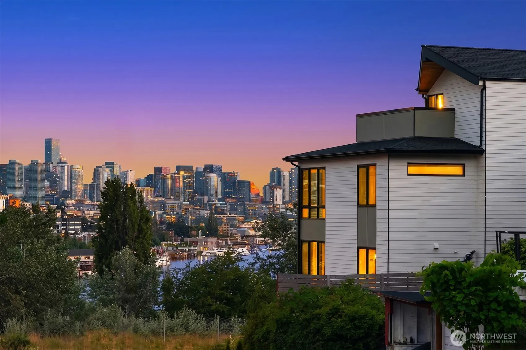 Property photo for 454 Ne 40th Street, Seattle