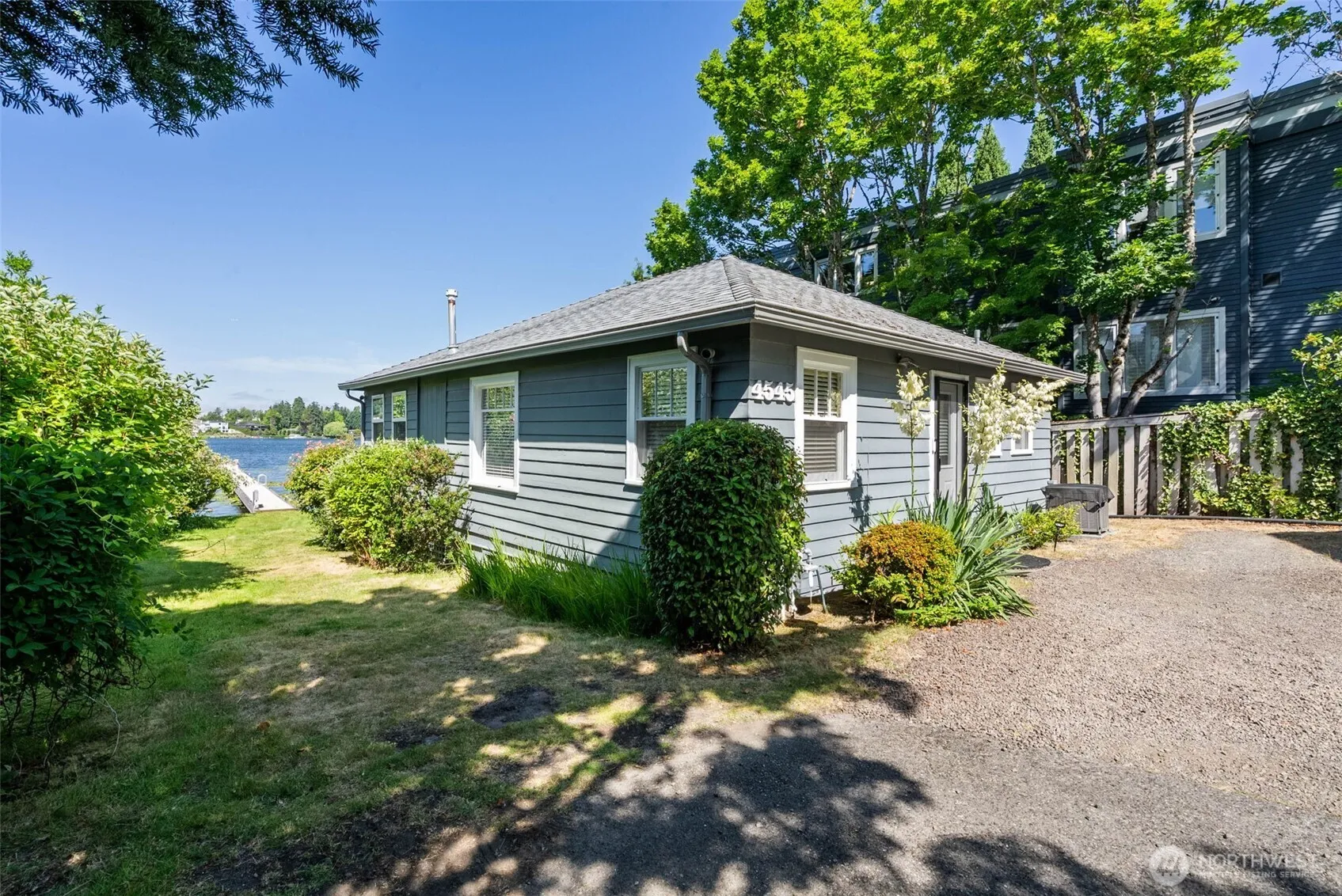 Property photo for 4545 Lake Washington Blvd Ne, Kirkland photo 4