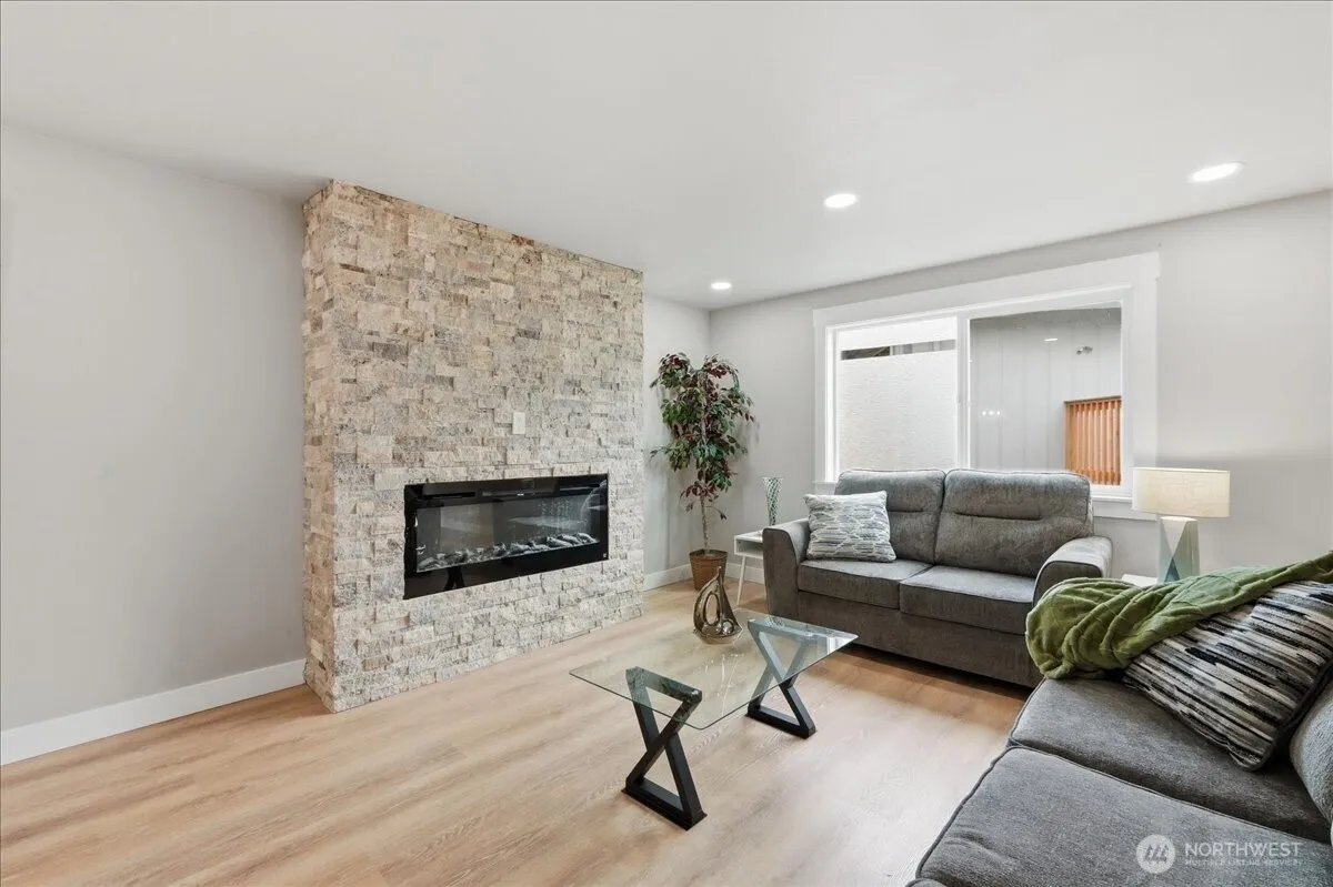 Property photo for 1724 N Narrows Drive, Tacoma photo 5