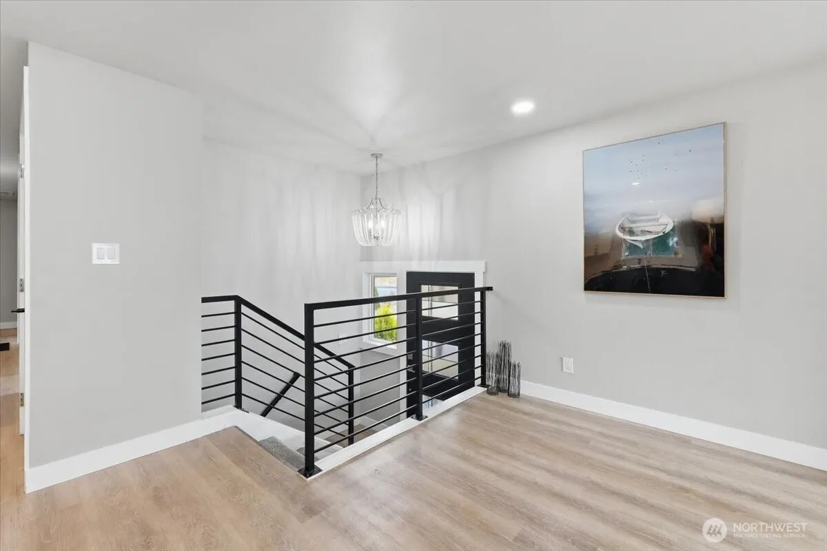 Property photo for 1724 N Narrows Drive, Tacoma photo 3