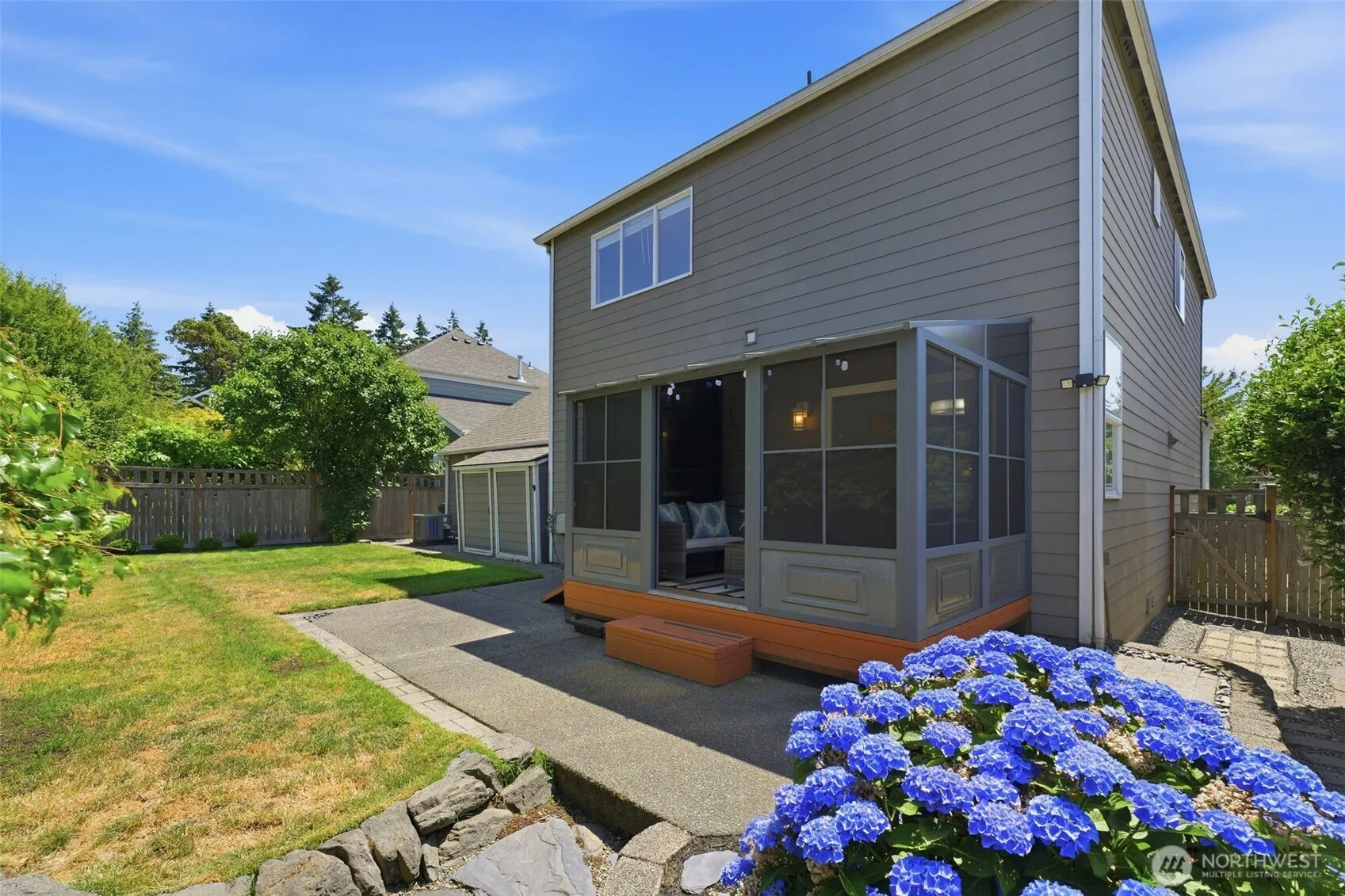 Property photo for 3331 Laurelwood Circle Ne, Tacoma photo 3