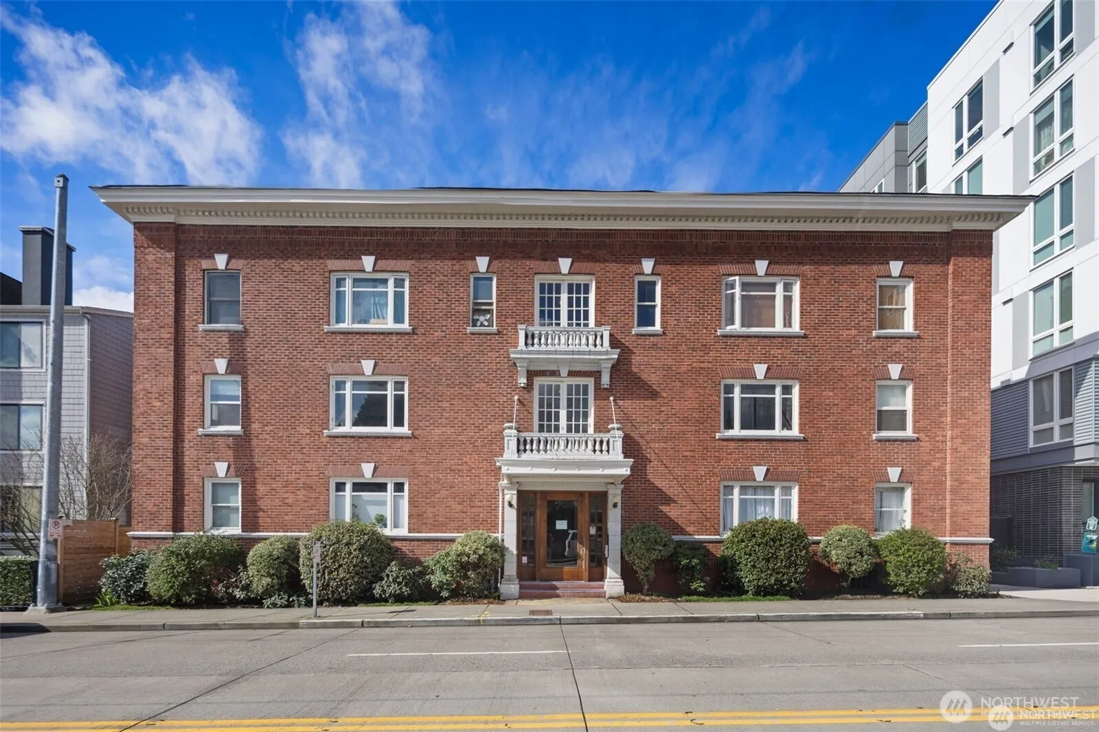 Property photo for 4725 15th Avenue Ne #16, Seattle photo 3