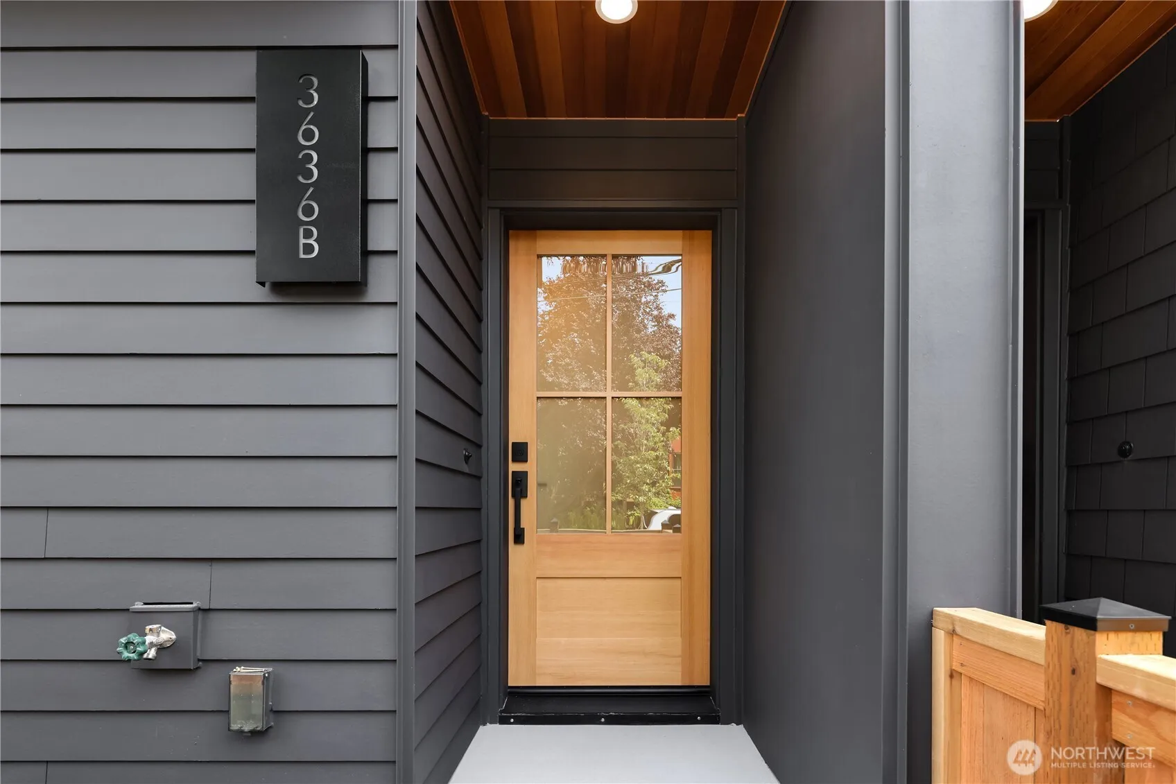 Property photo for 3636 Greenwood Avenue N #b, Seattle photo 2