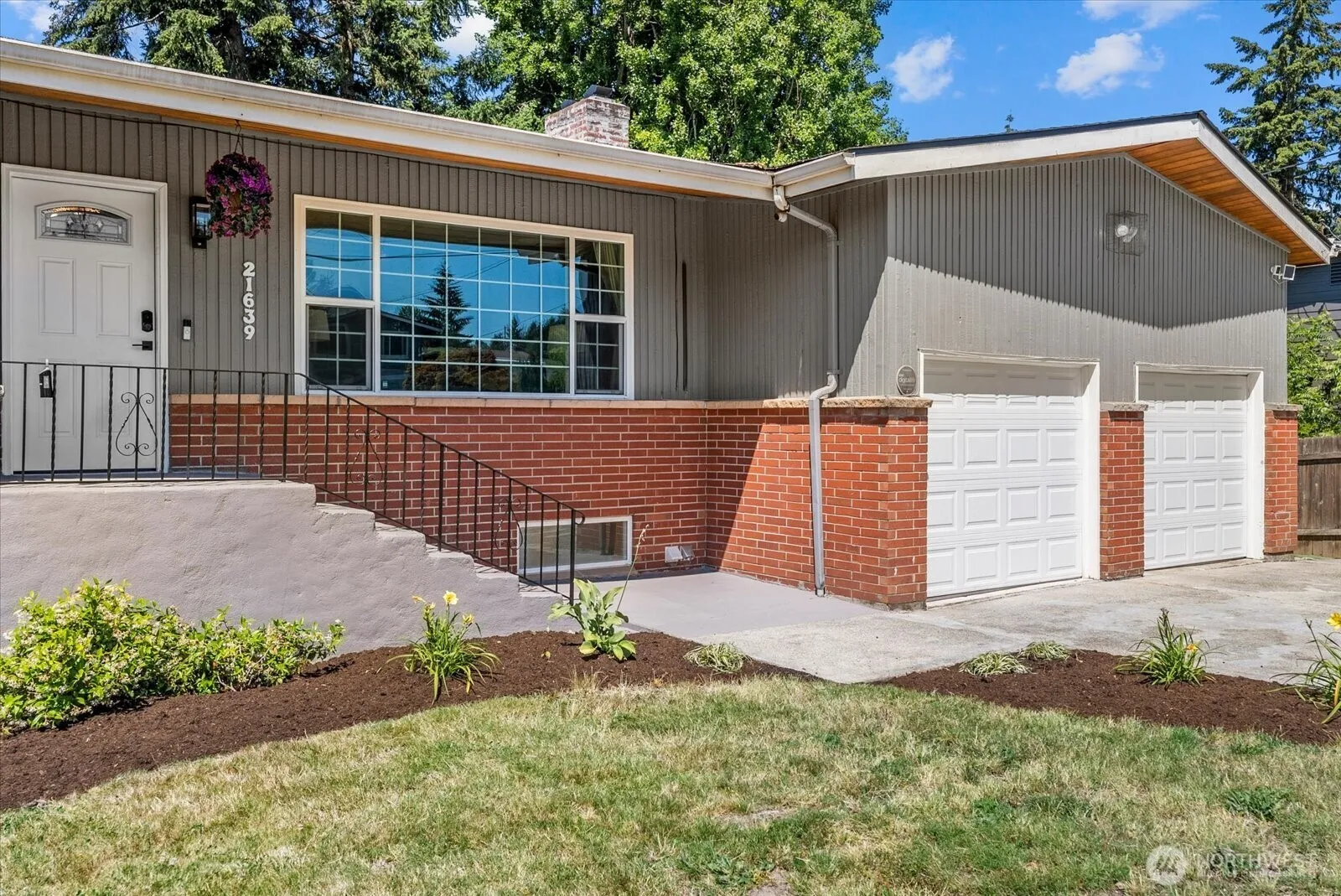 Property photo for 21639 104th Place Se, Kent photo 2