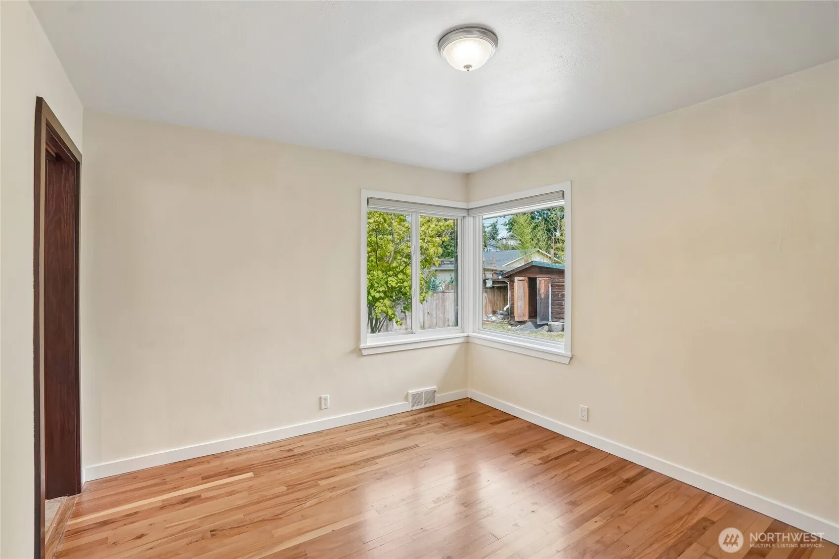 Property photo for 3004 Sw Barton Street, Seattle photo 4