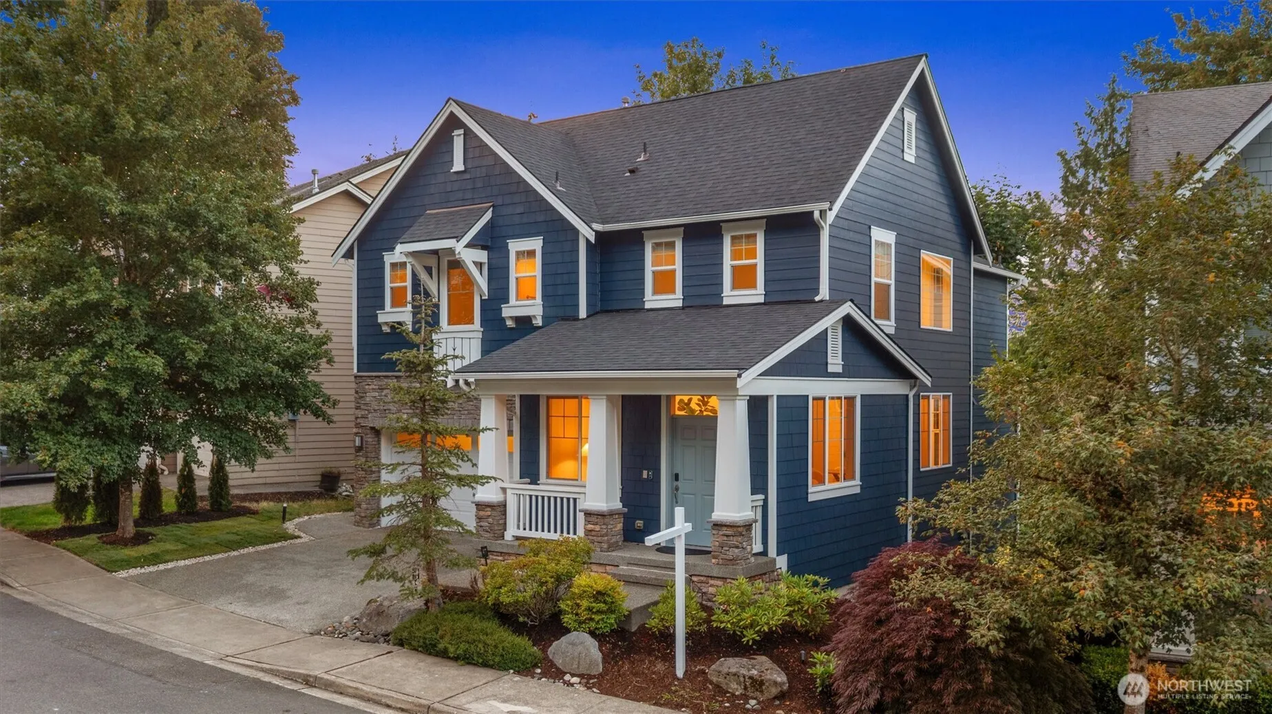 Property photo for 16198 Se 51st Place, Bellevue photo 2