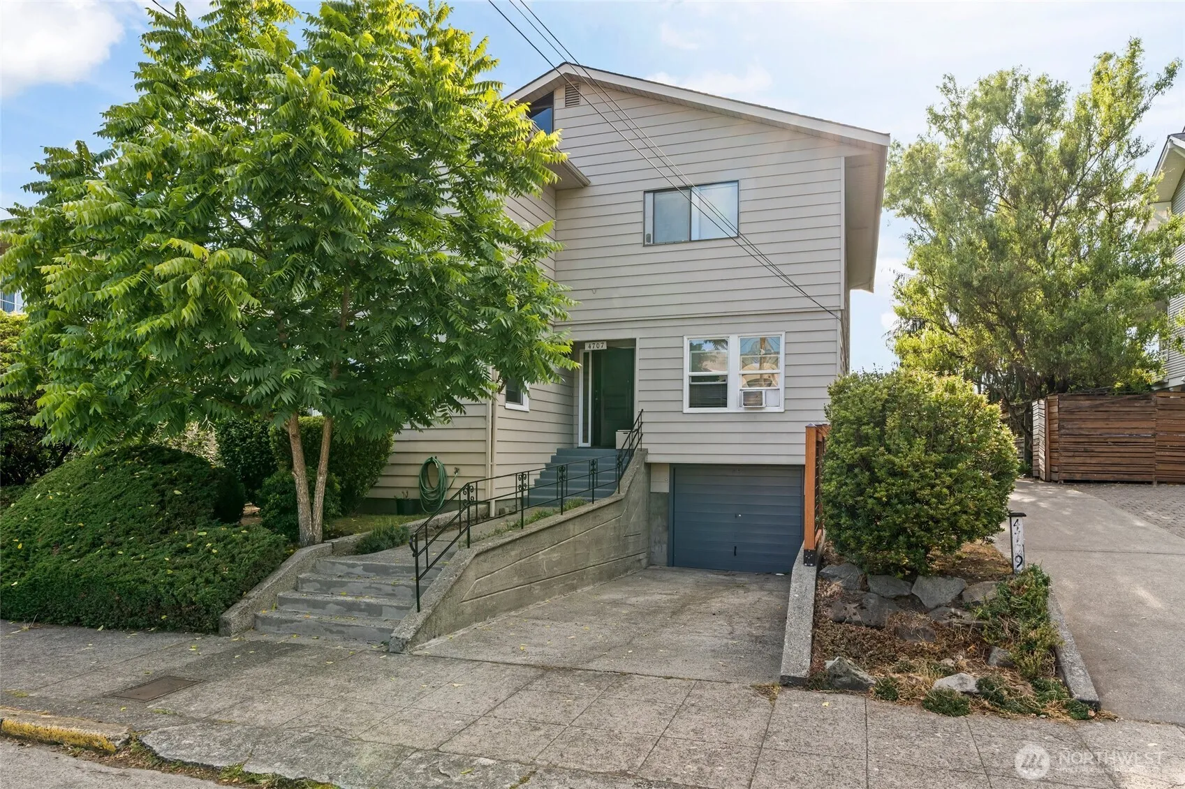 Property photo for 4707 Phinney Avenue N, Seattle