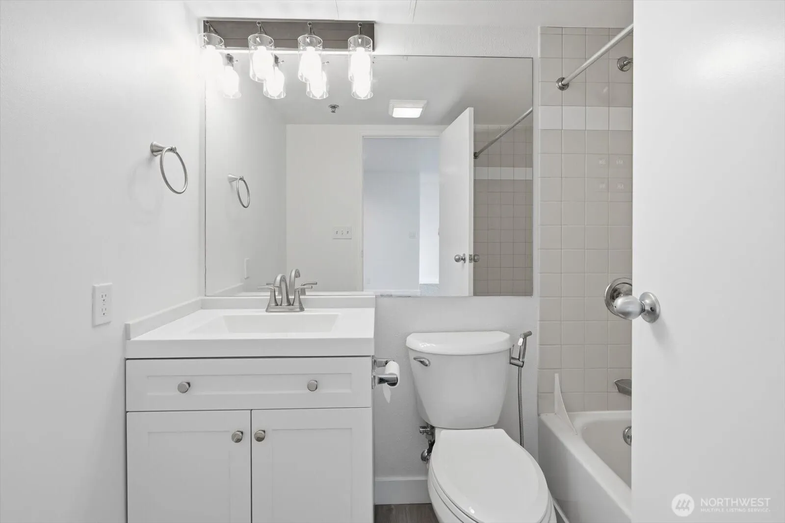Property photo for 121 ` Vine Street #2004, Seattle photo 5