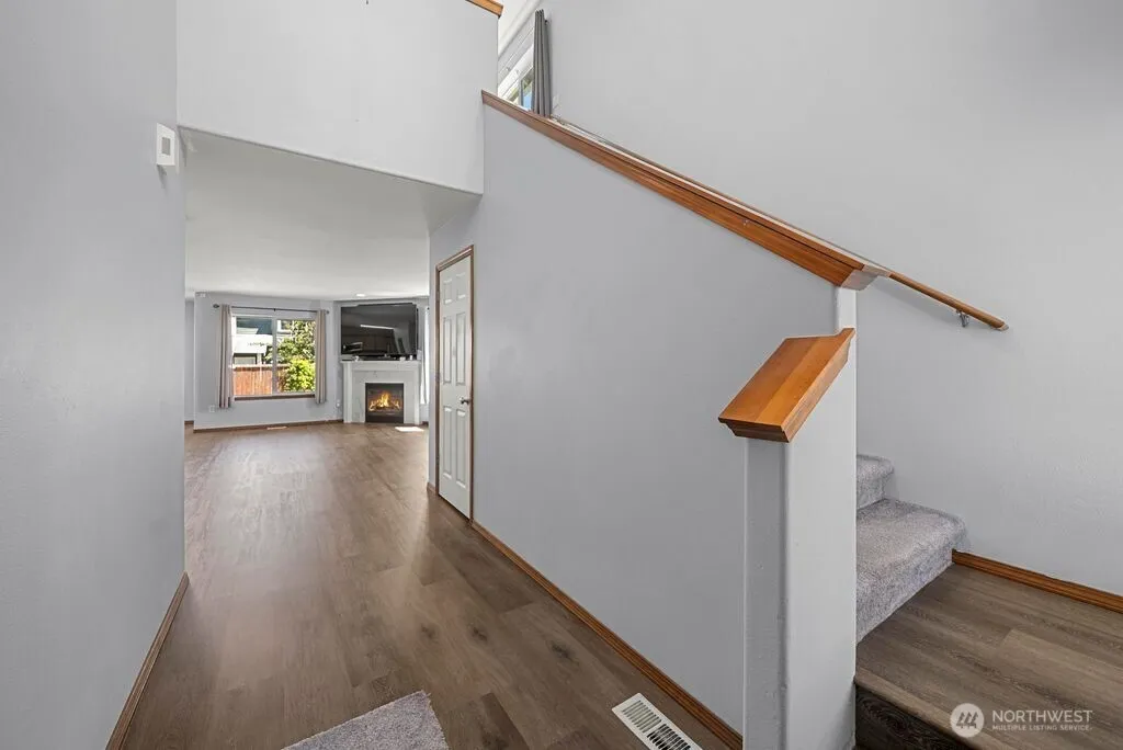 Property photo for 1716 Prospect Lane, Tacoma photo 4