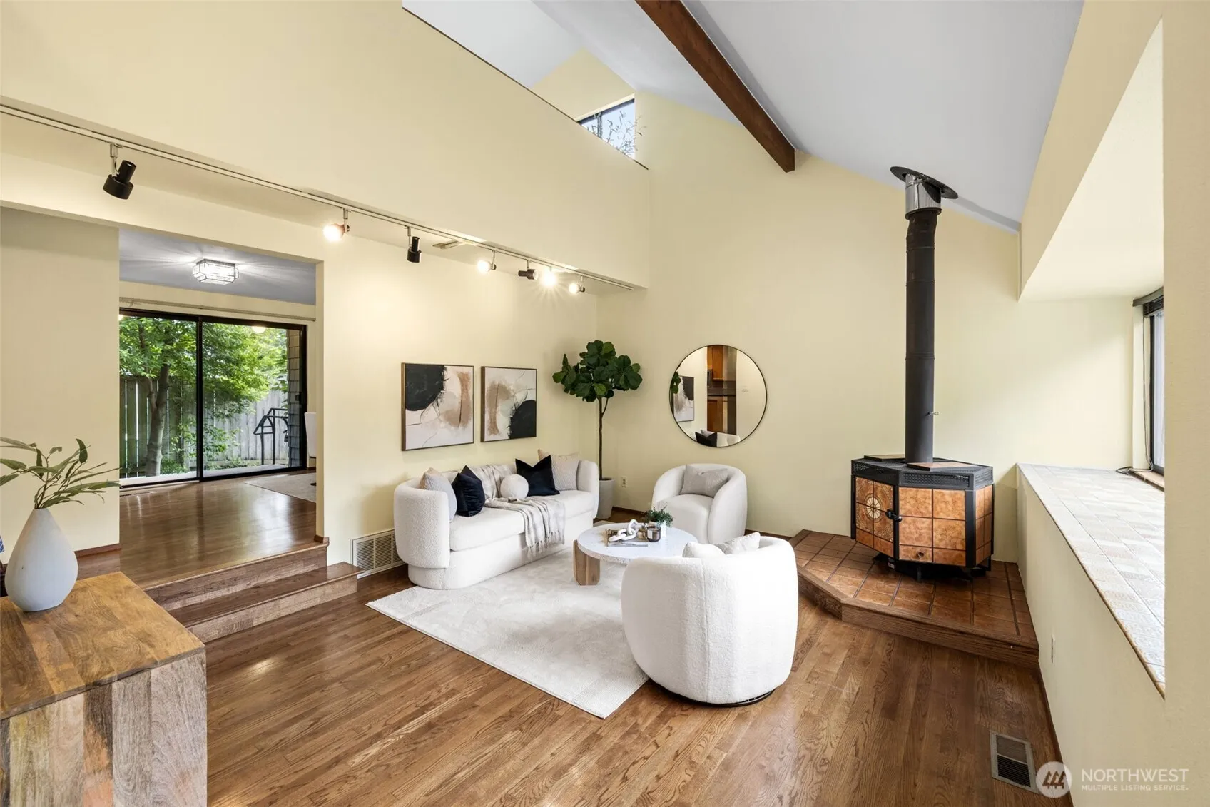 Property photo for 2315 26th Avenue E, Seattle photo 3