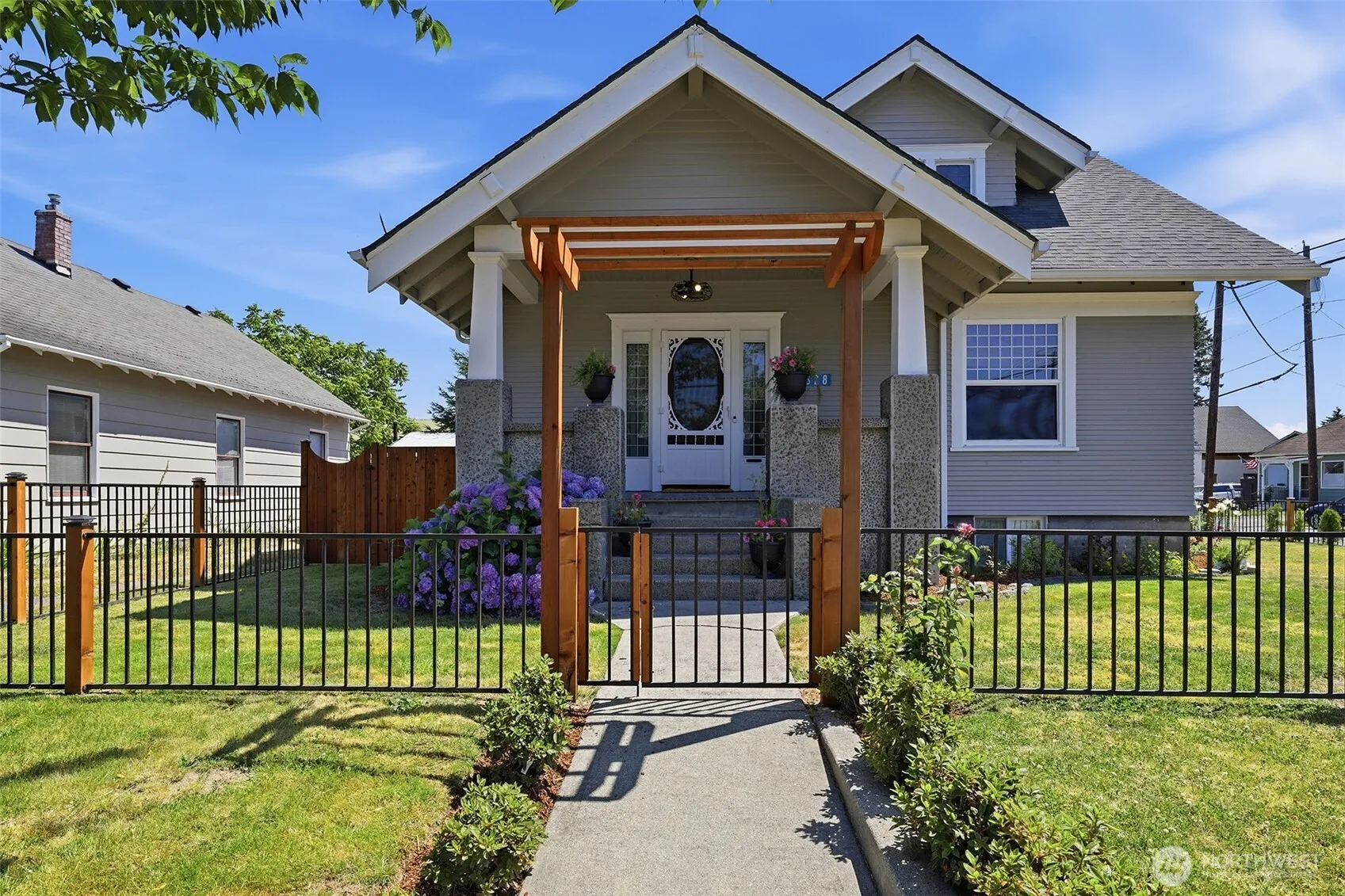Property photo for 328 S Anacortes Street, Burlington photo 2