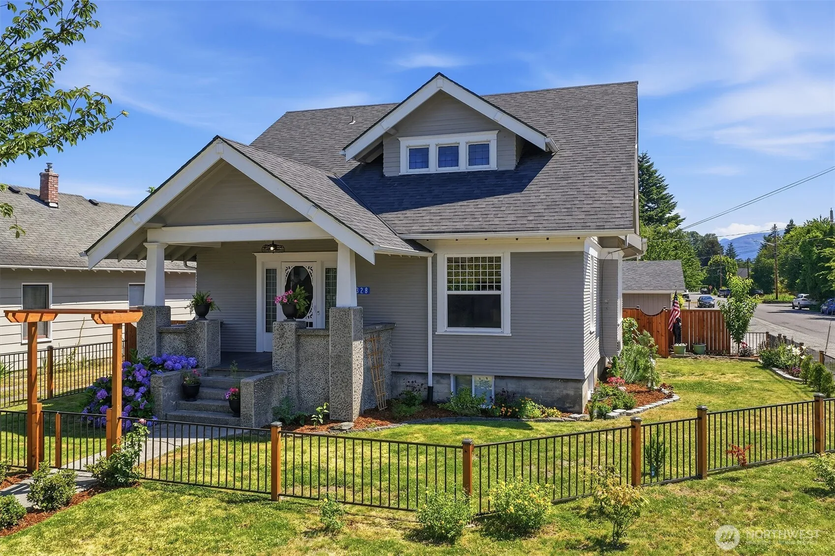 Property photo for 328 S Anacortes Street, Burlington