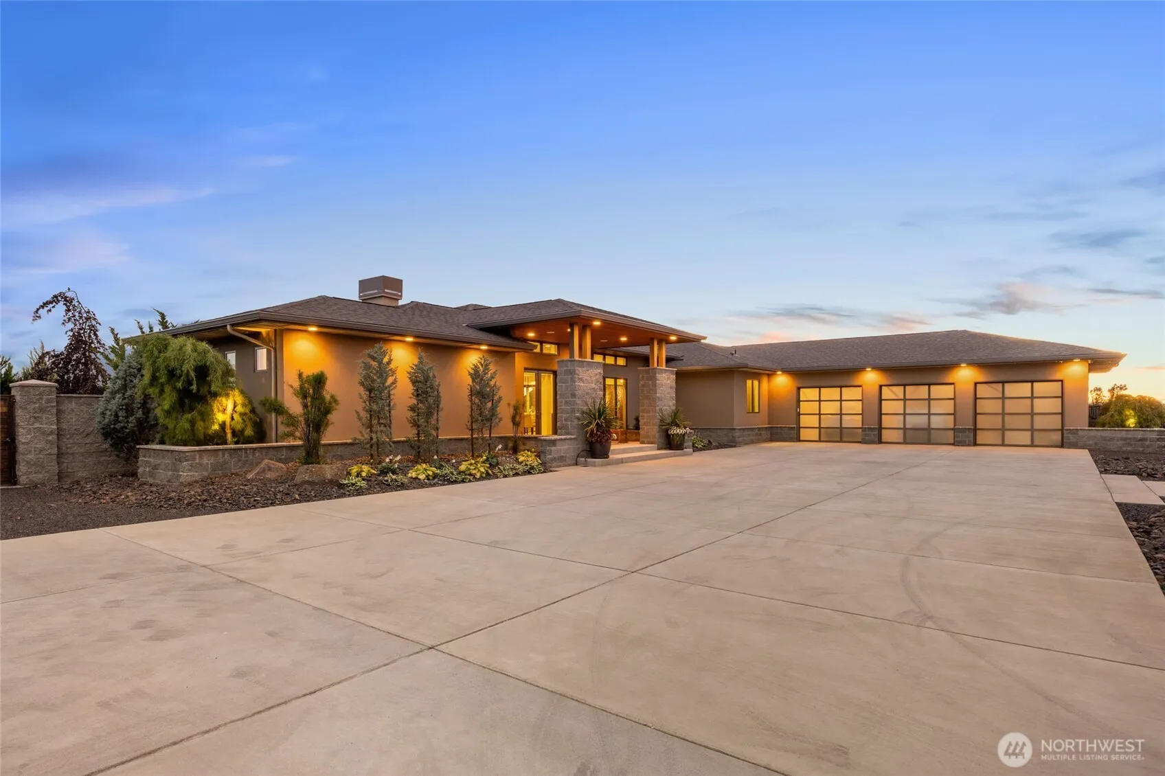 Property photo for 6375 Rd 1.8 Ne, Moses Lake photo 2