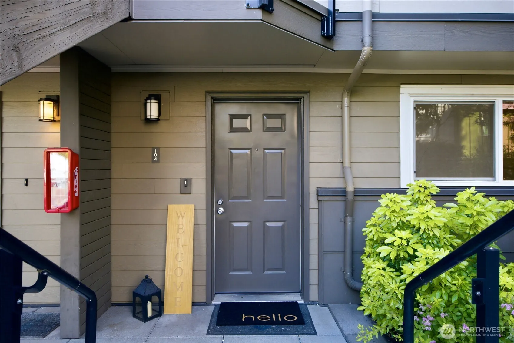 Property photo for 15829 Ne Leary Way #a-104, Redmond photo 3