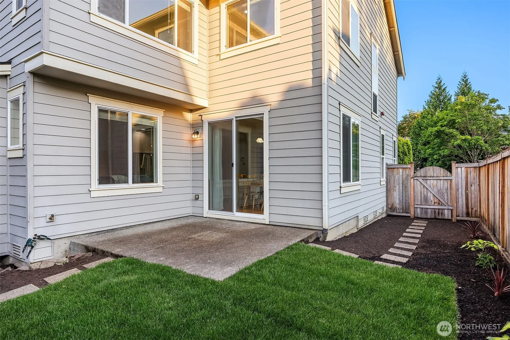 Property photo for 18220 Ne 110th Street, Redmond photo 5