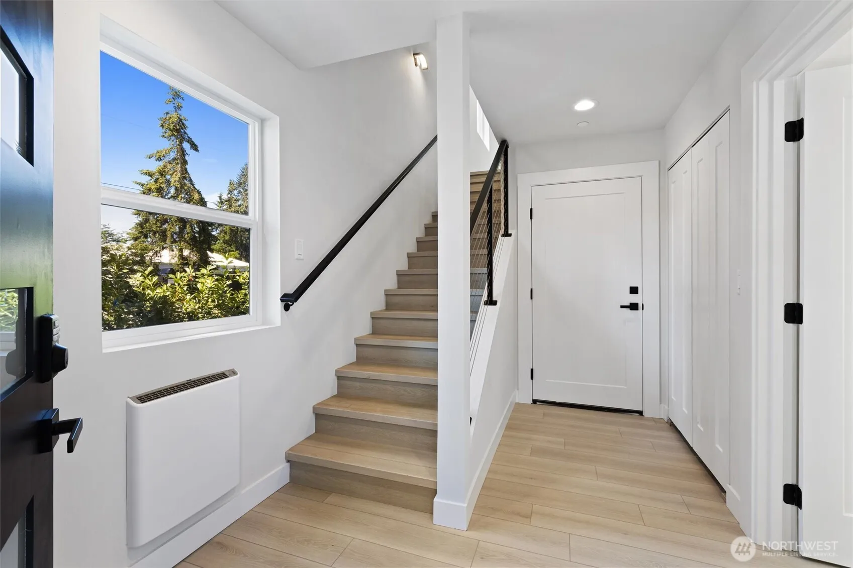 Property photo for 7103 210 Street Sw #b, Edmonds photo 2
