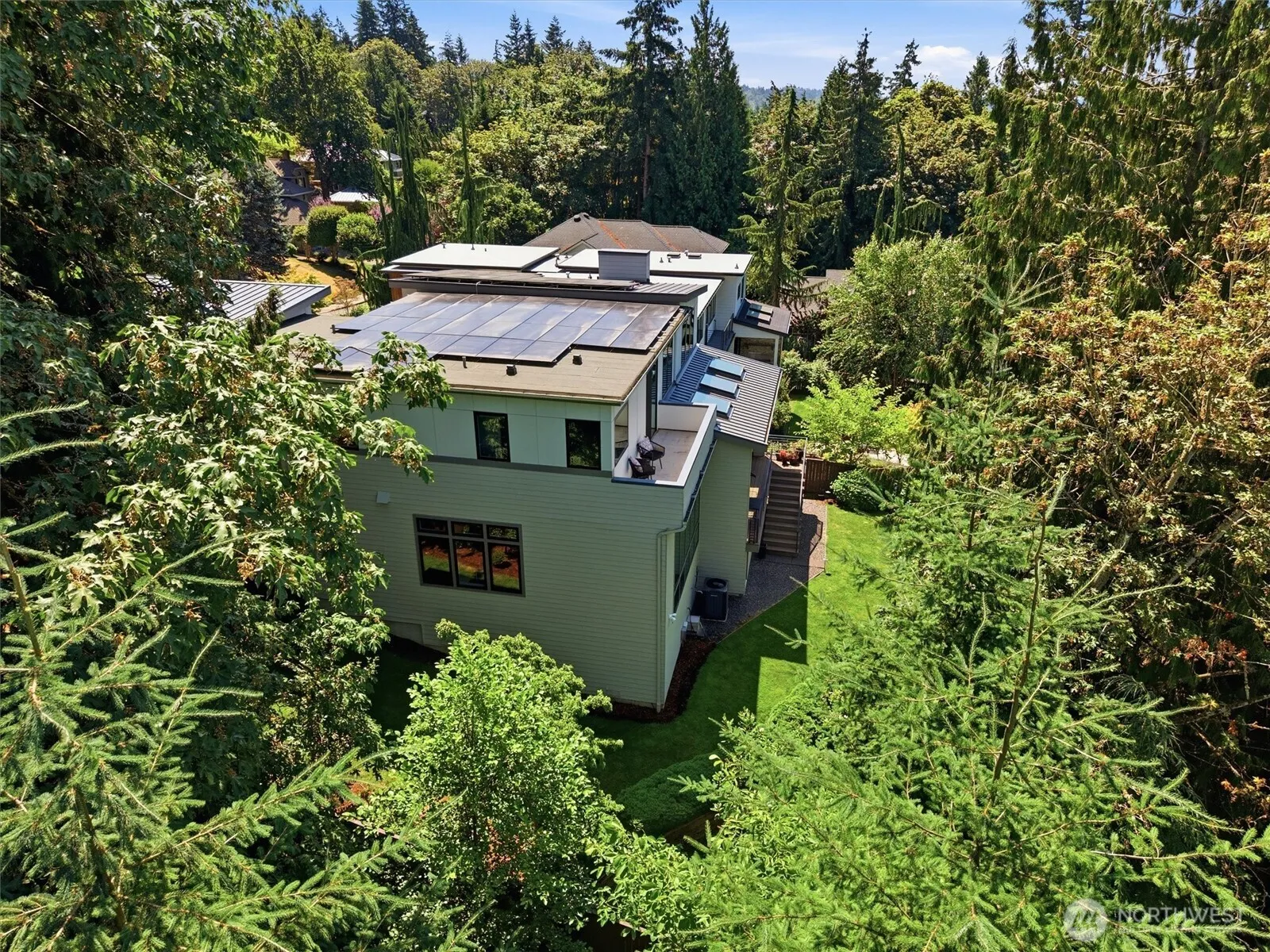 Property photo for 9909 111th Avenue Ne, Kirkland photo 2