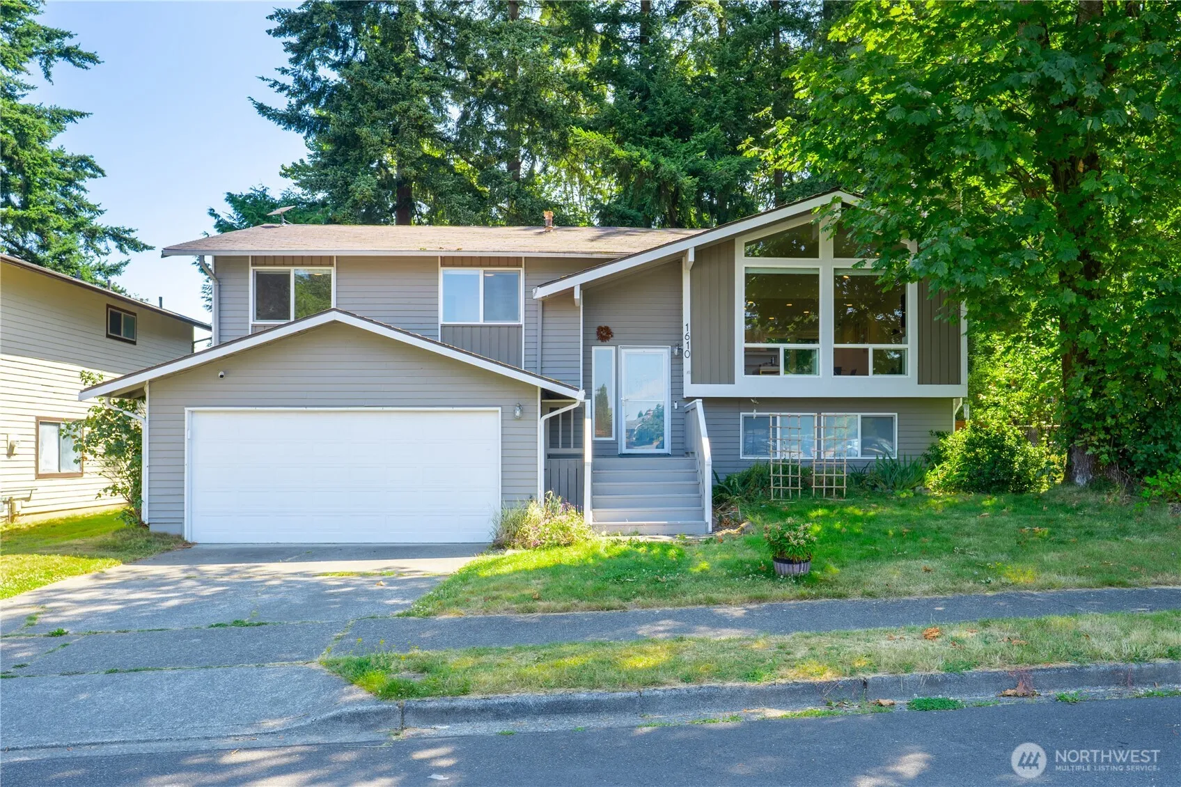 Property photo for 1610 Olympia Avenue Se, Renton photo 2