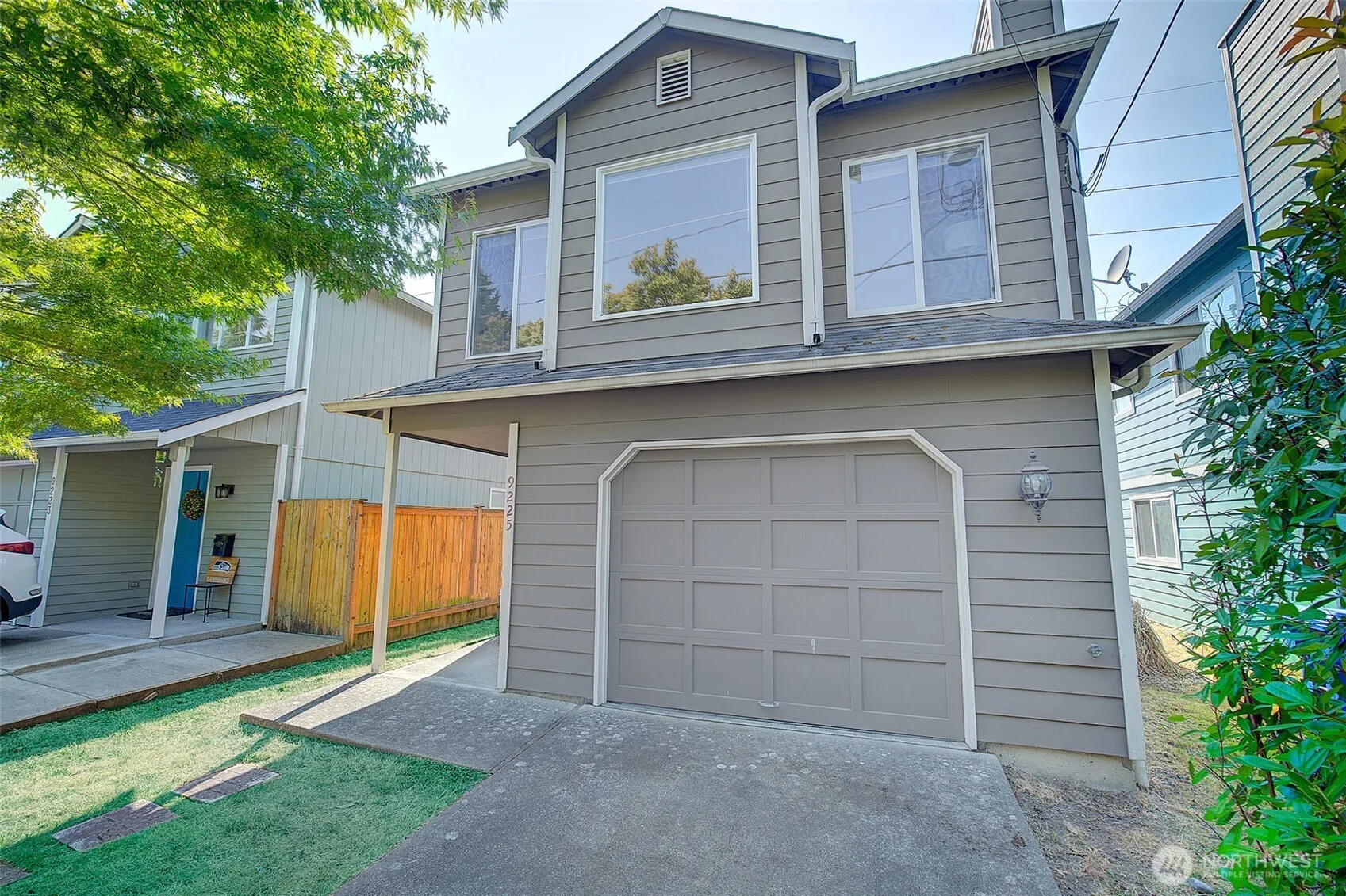 Property photo for 9225 Fremont Avenue N, Seattle photo 2