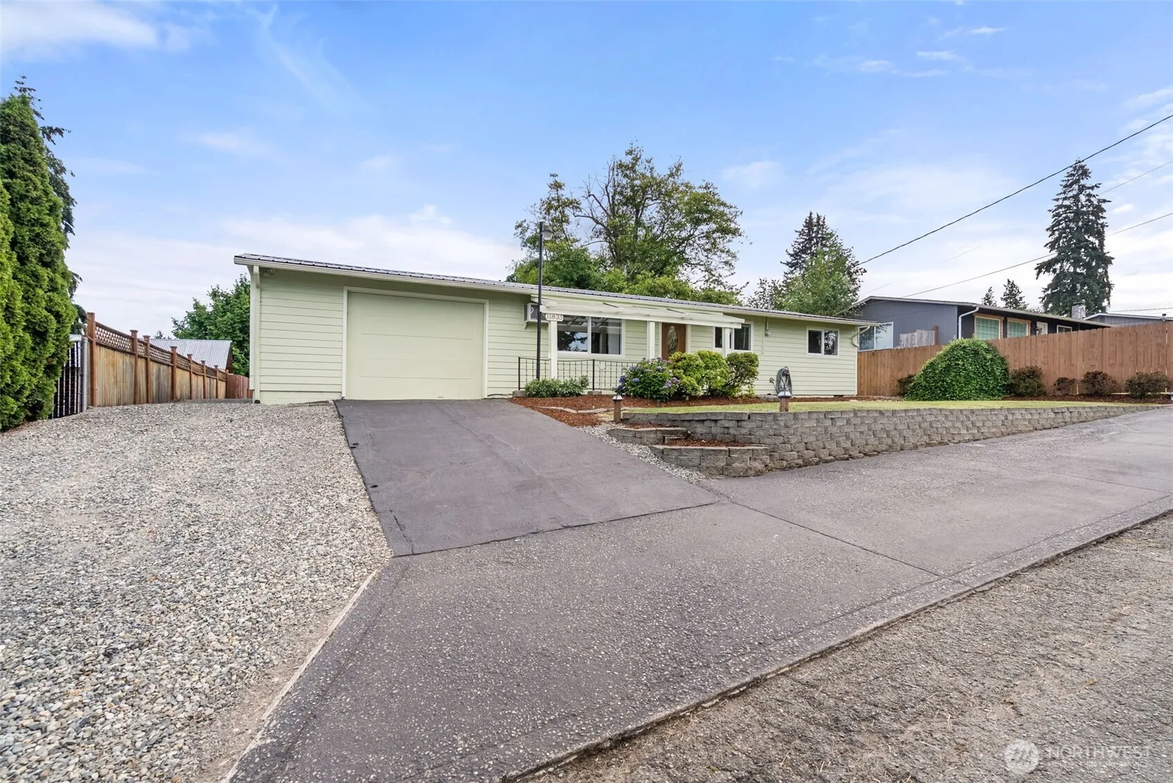 Property photo for 11833 Se 272nd Place, Kent photo 2