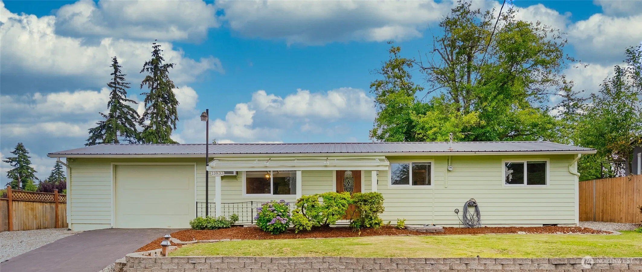 Property photo for 11833 Se 272nd Place, Kent