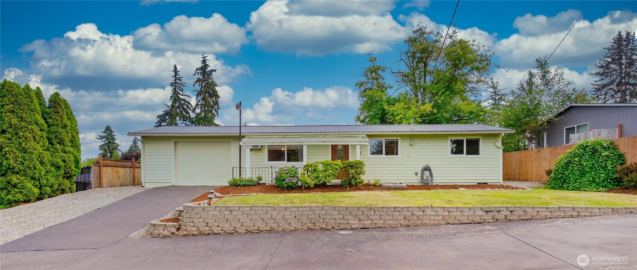 Property photo for 11833 Se 272nd Place, Kent