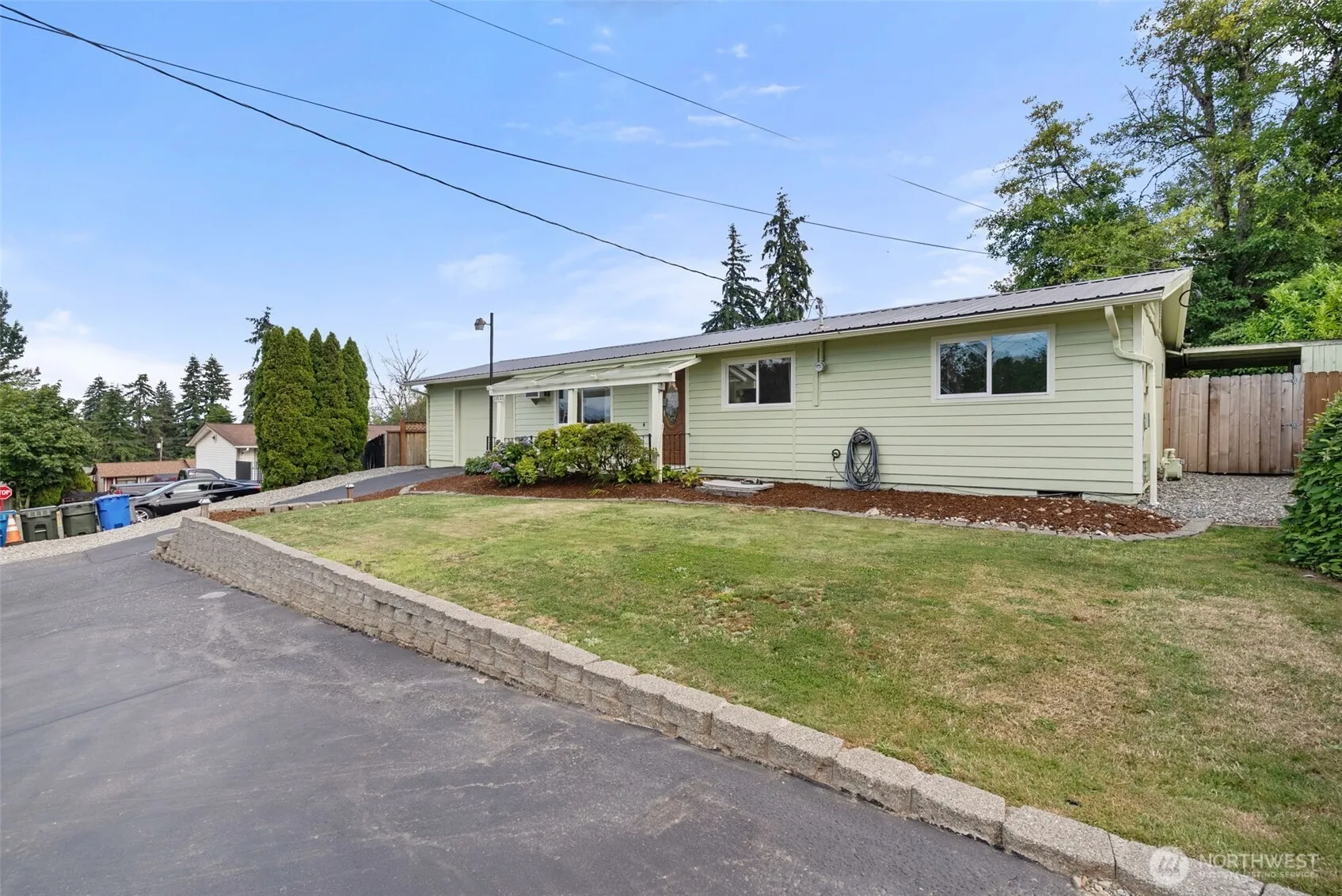 Property photo for 11833 Se 272nd Place, Kent photo 2