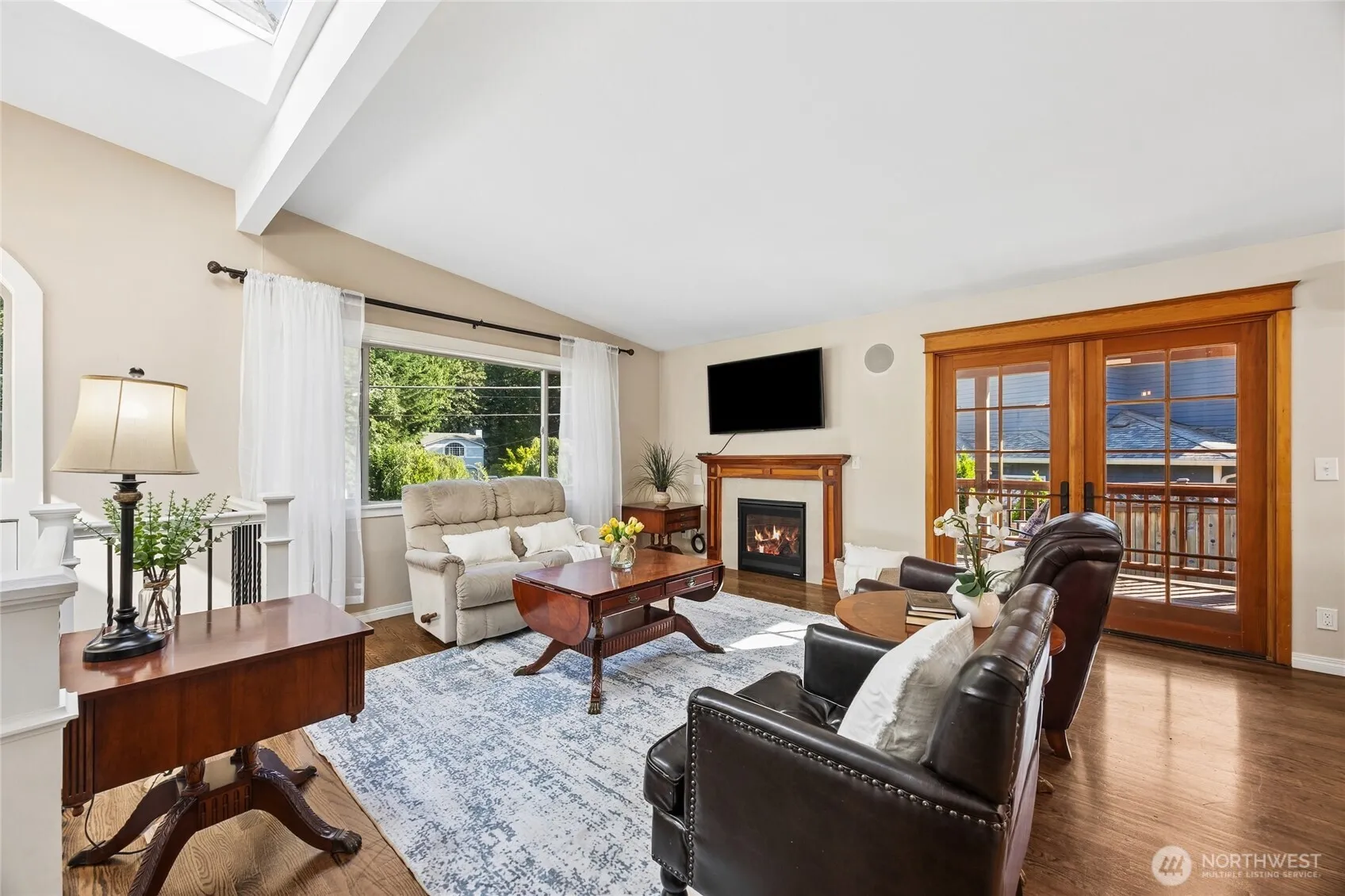 Property photo for 15438 Se 42nd Street, Bellevue photo 2