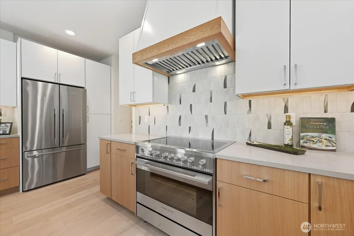 Property photo for 13047 39th Avenue Ne #a, Seattle photo 5