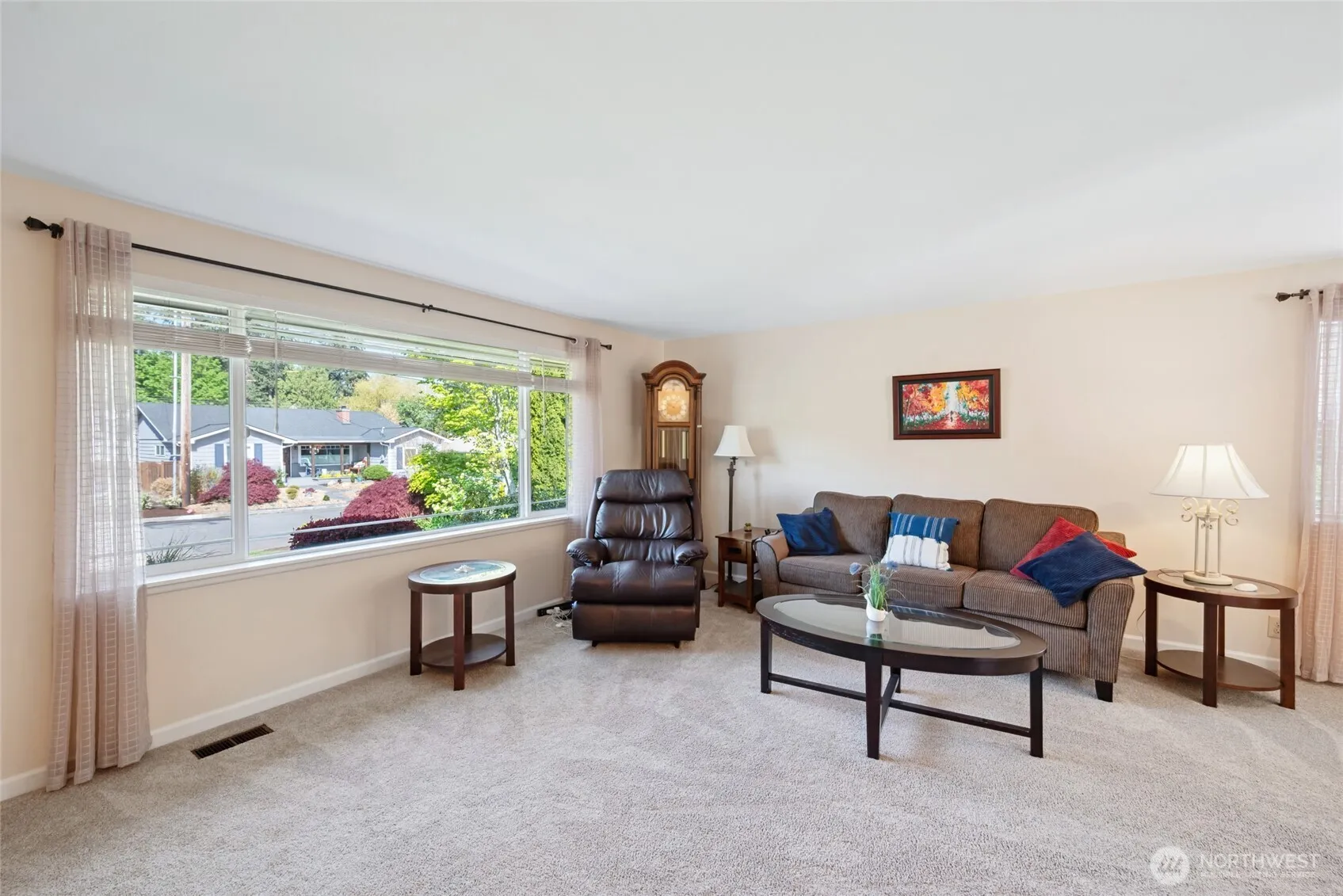 Property photo for 555 4th Avenue S, Edmonds photo 2
